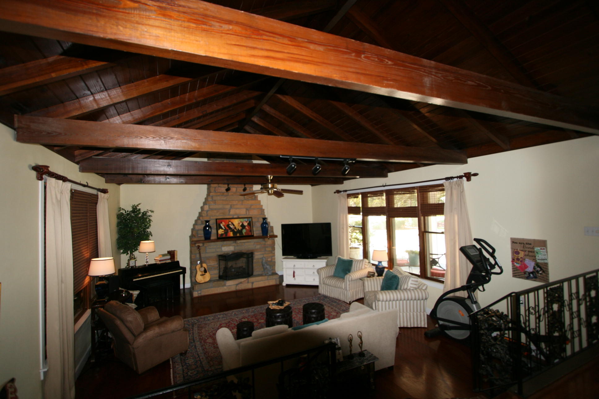 COUNTRY CLUB ESTATES - Residential