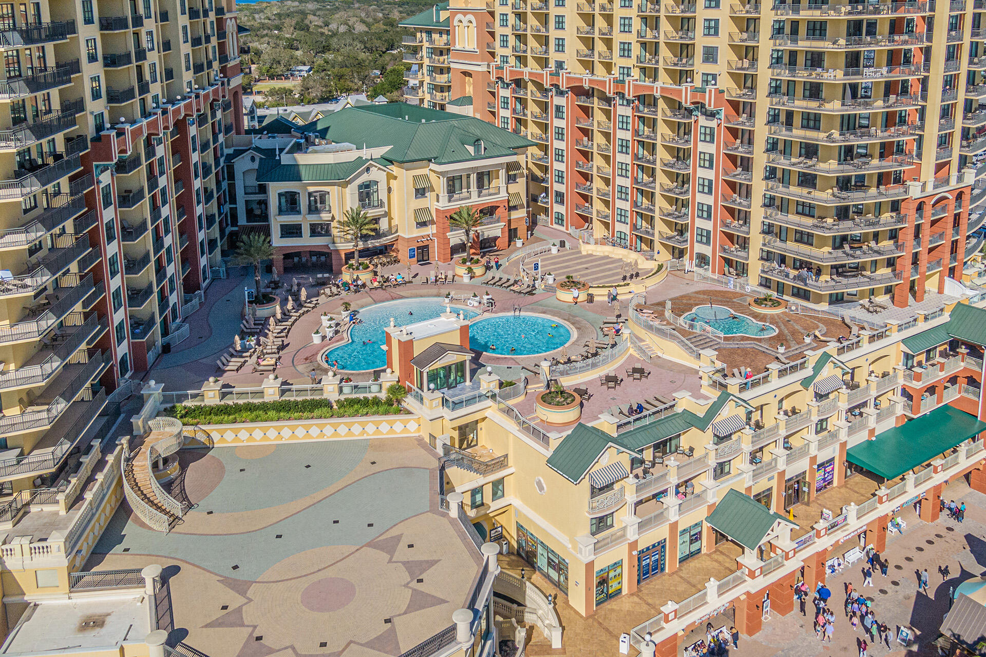 EMERALD GRANDE - Residential