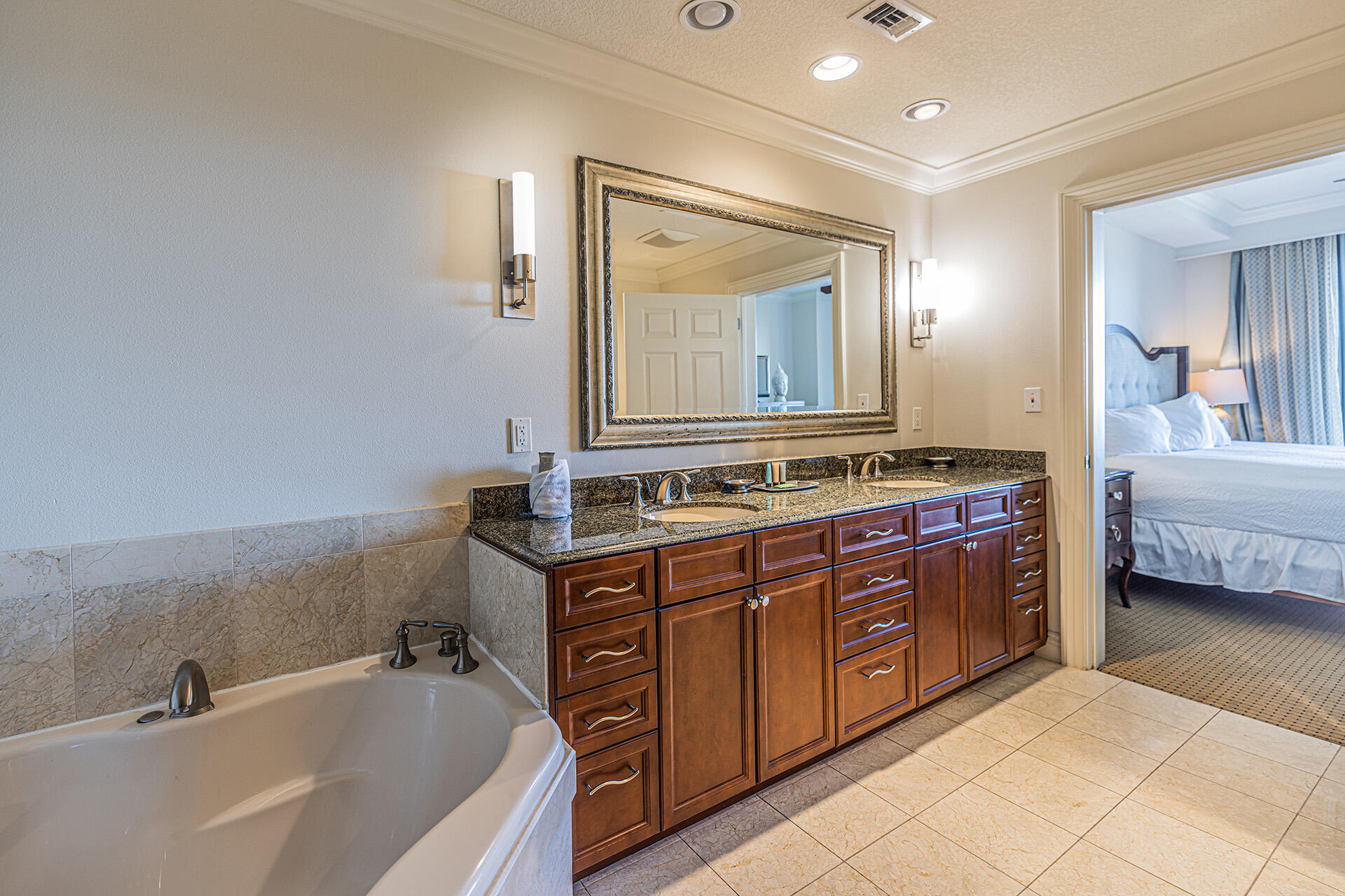 EMERALD GRANDE - Residential