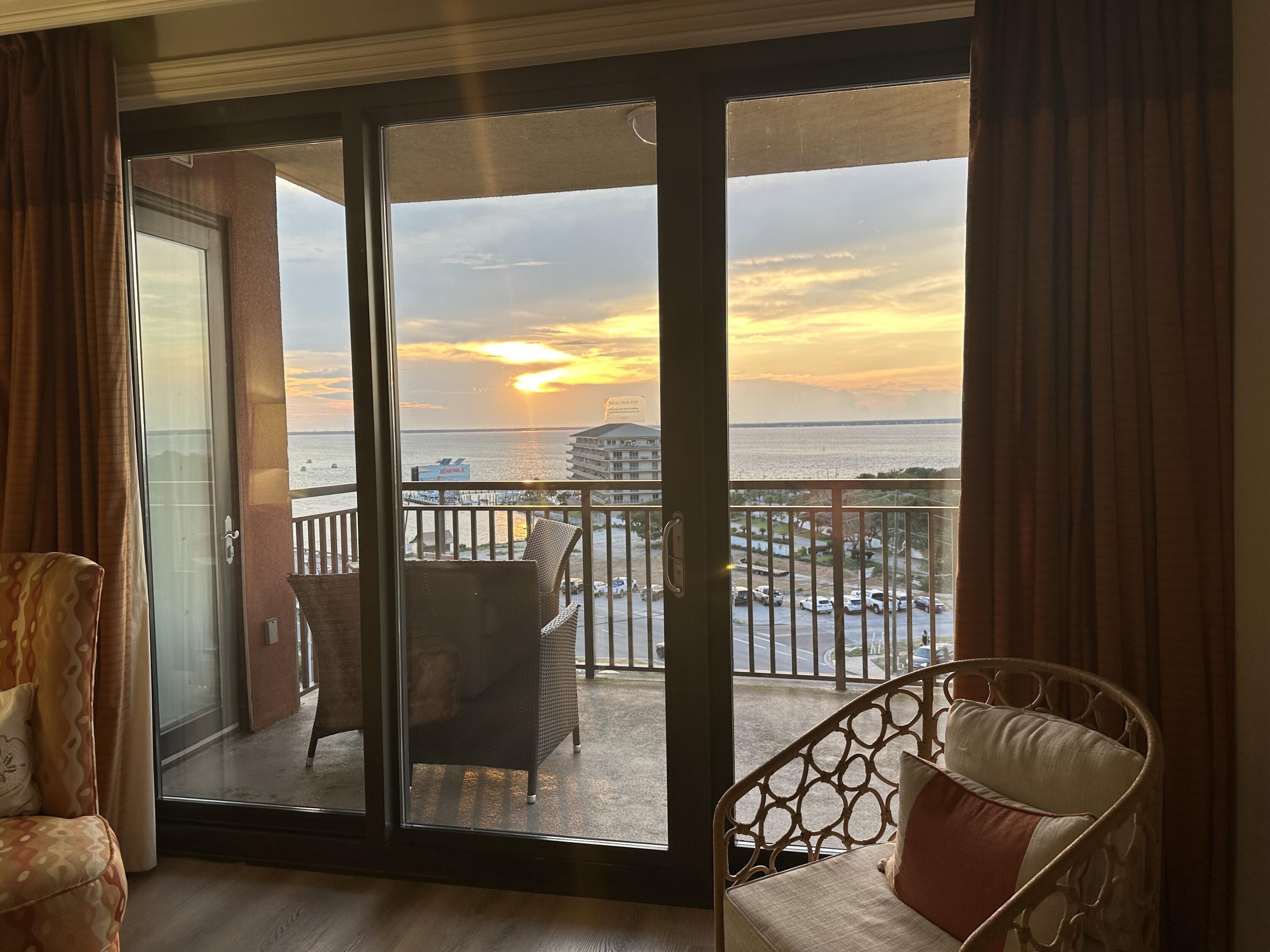 EMERALD GRANDE - Residential