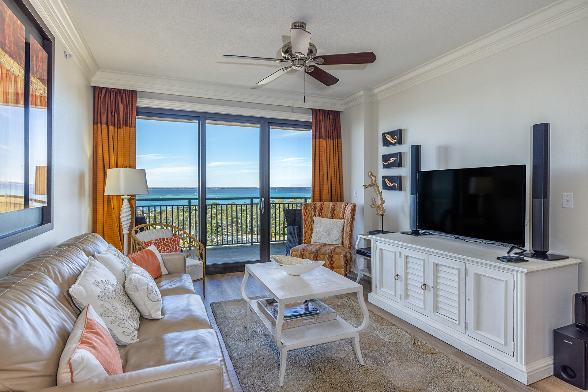 EMERALD GRANDE - Residential