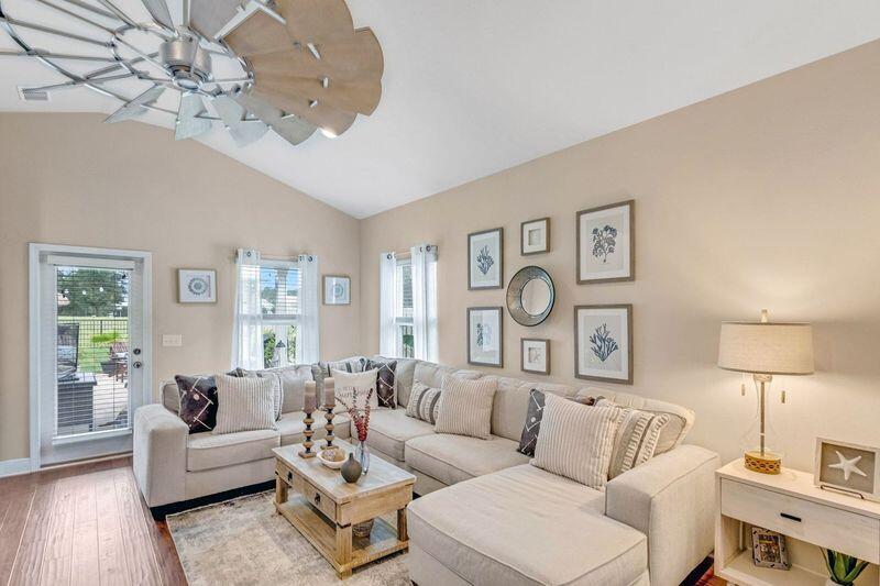 HAMMOCK BAY - Residential