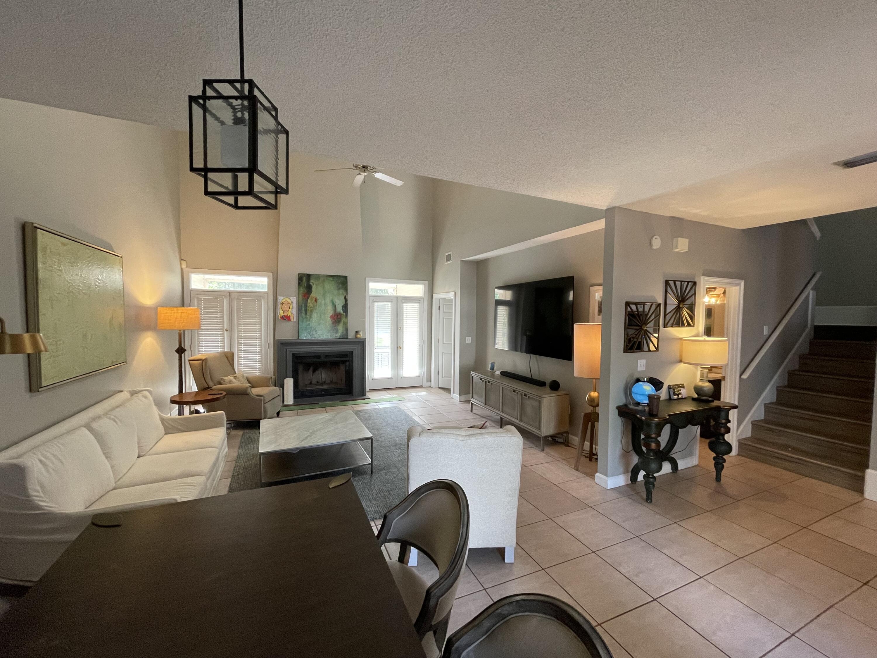 ESCADA - Residential Lease