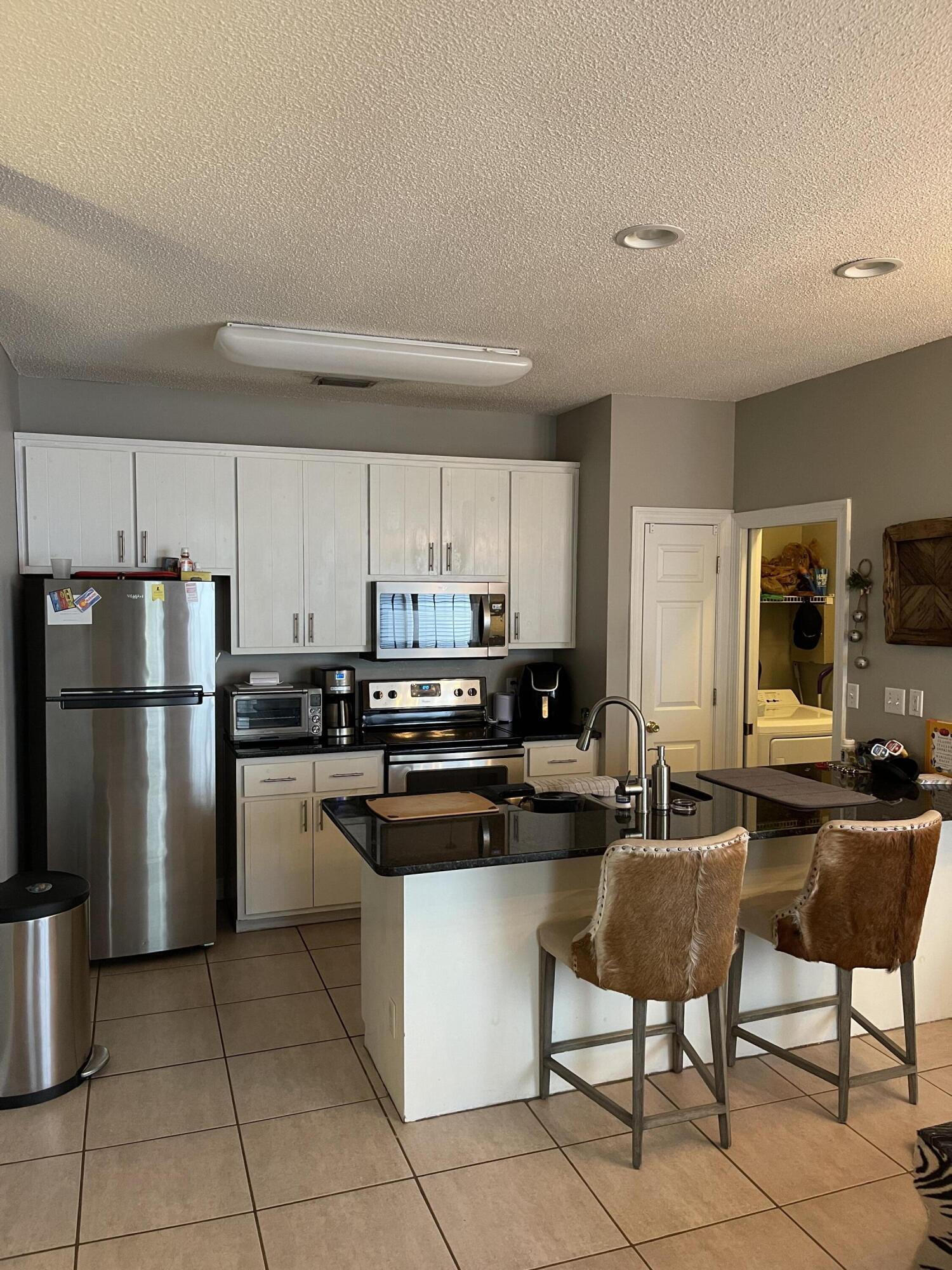 ESCADA - Residential Lease