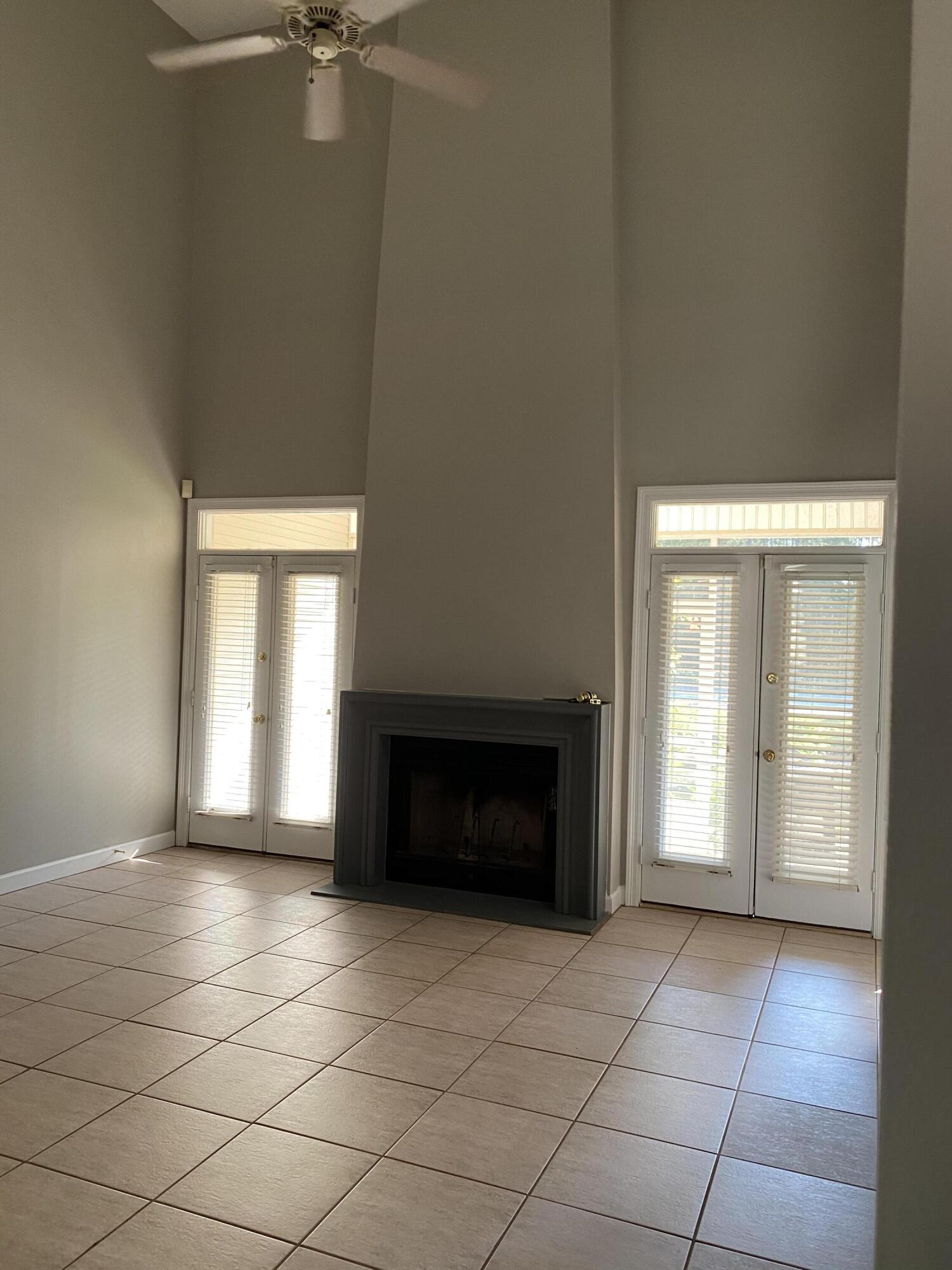 ESCADA - Residential Lease
