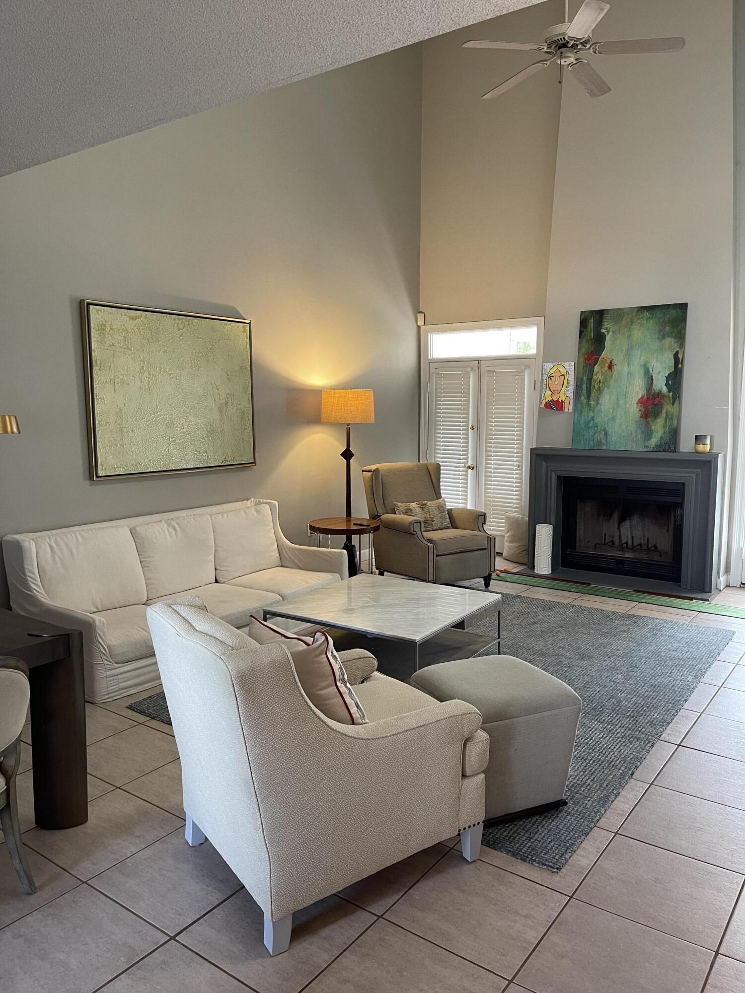 ESCADA - Residential Lease
