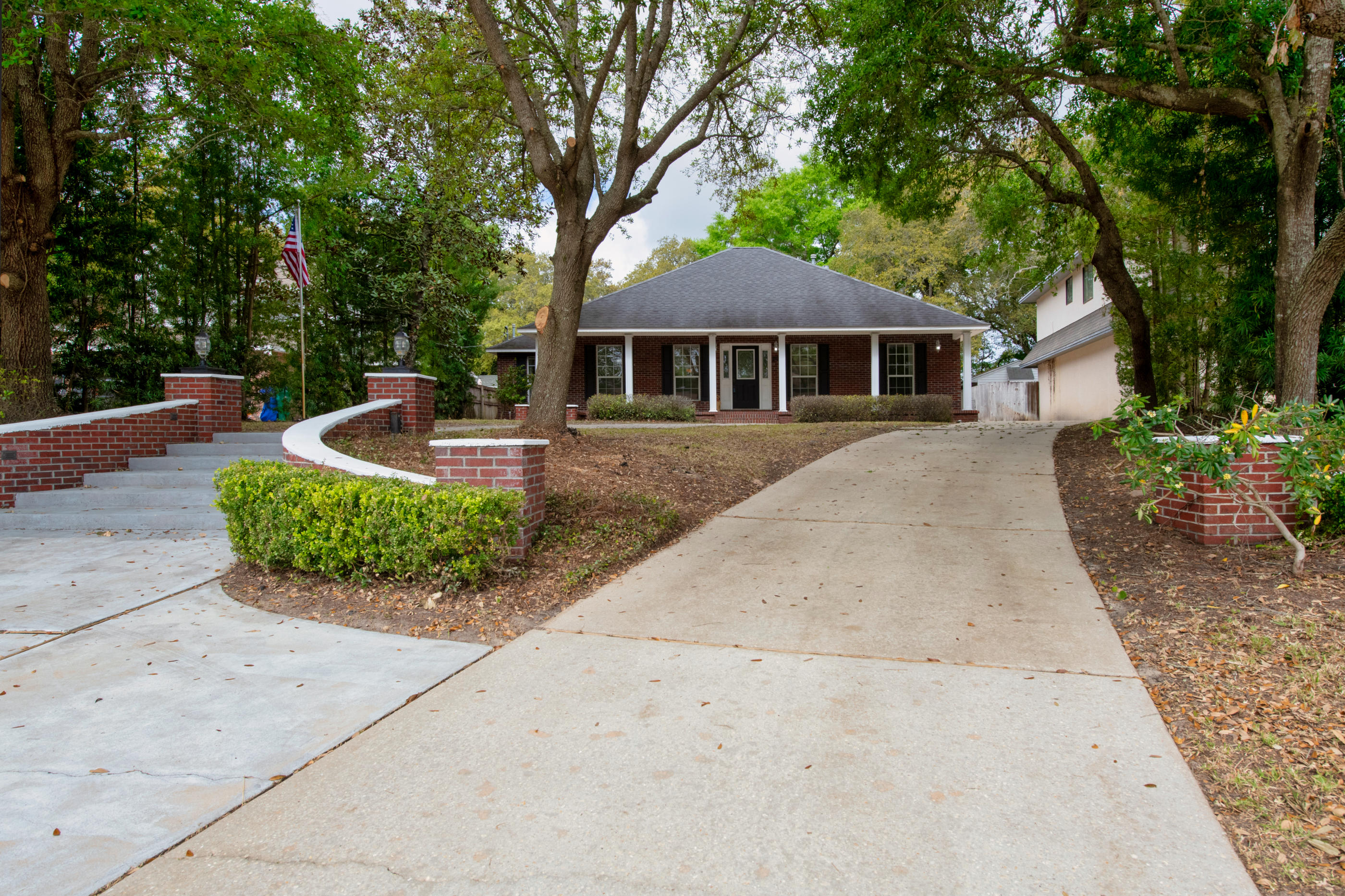 FERRY ROAD MANOR - Residential