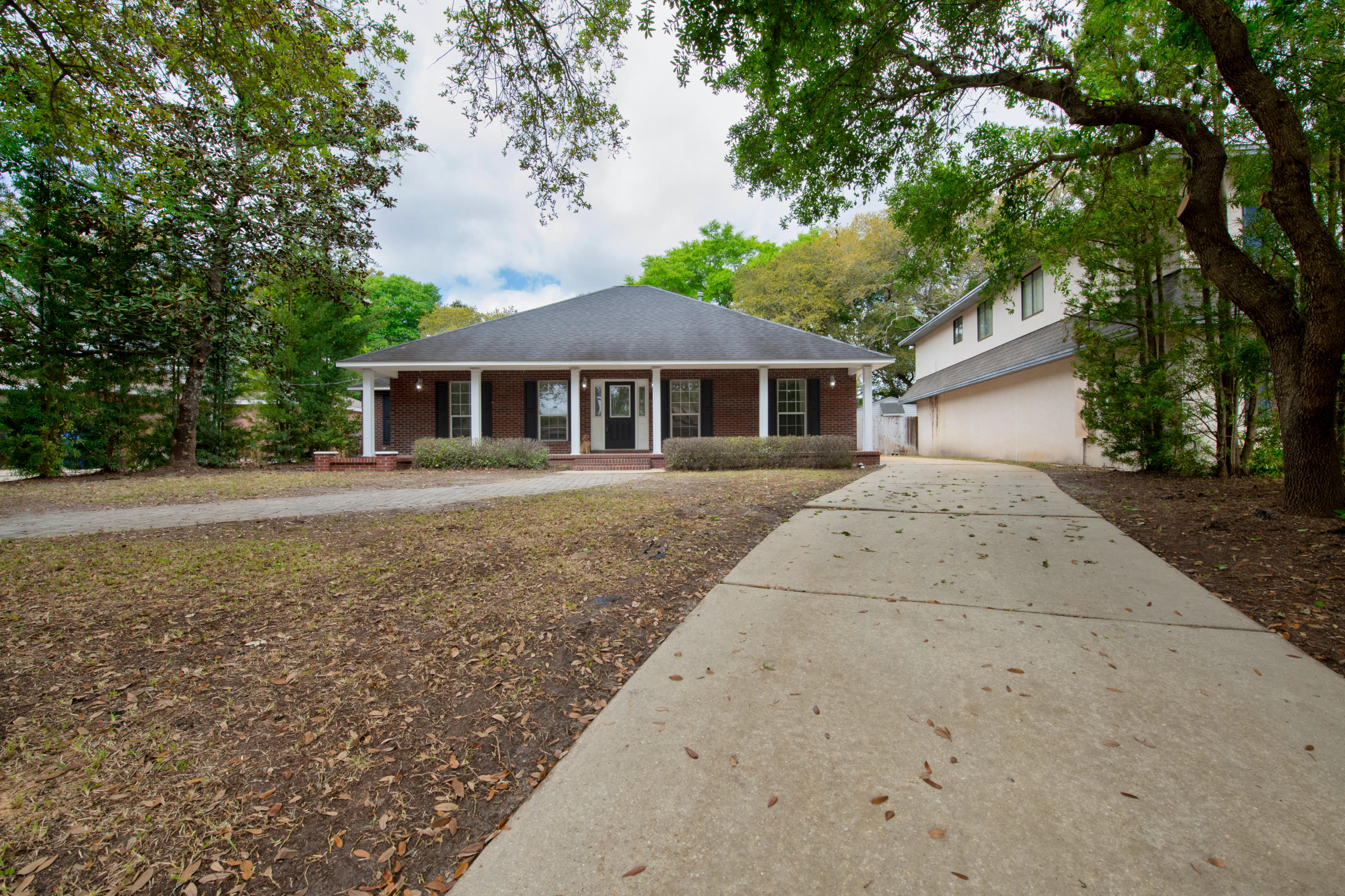 FERRY ROAD MANOR - Residential