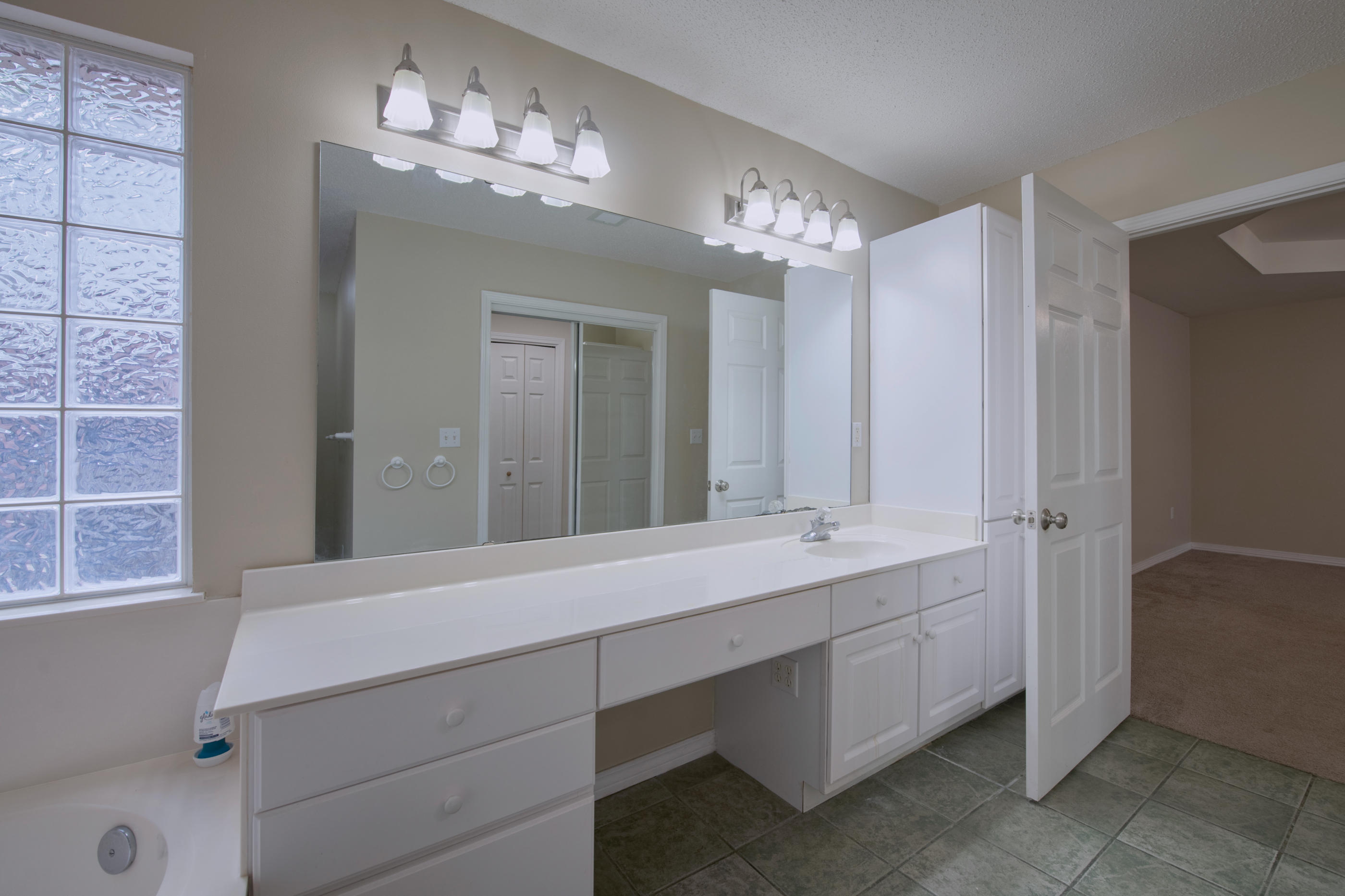 FERRY ROAD MANOR - Residential