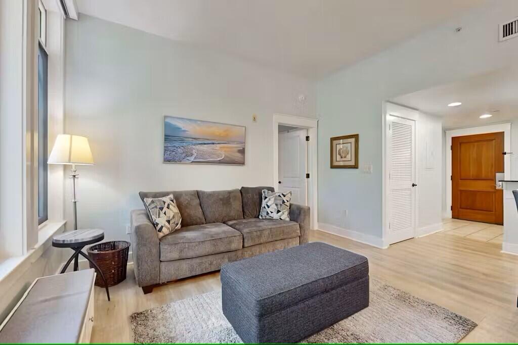 OBSERVATION POINT - Residential Lease