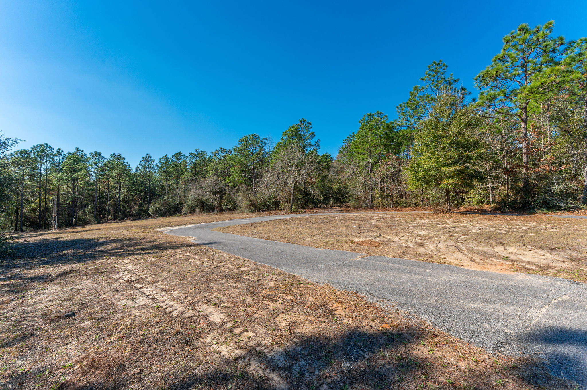 KENNEDY LAKE (UNRECORDED) - Land