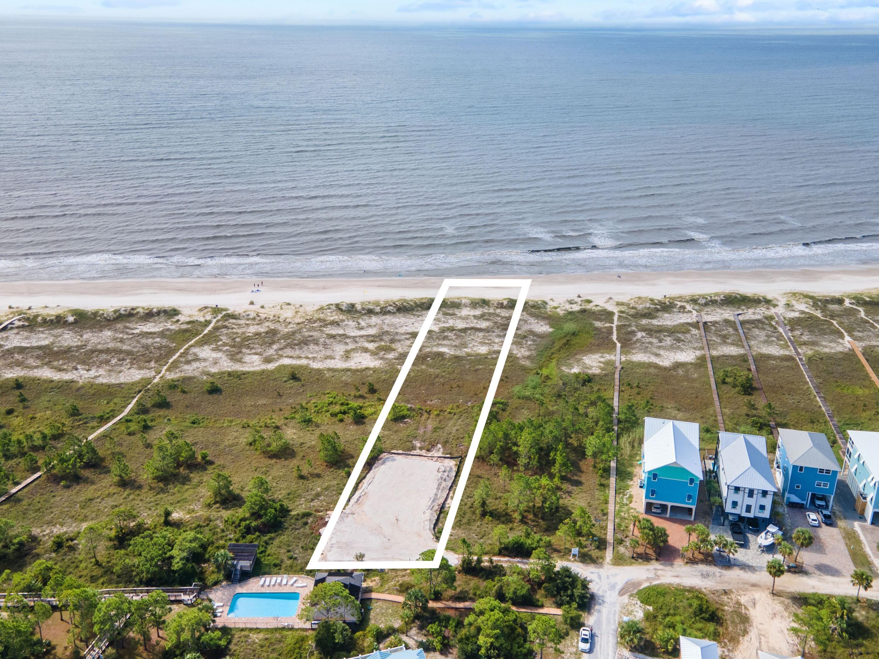 NO RECORDED SUBDIVISION - Land