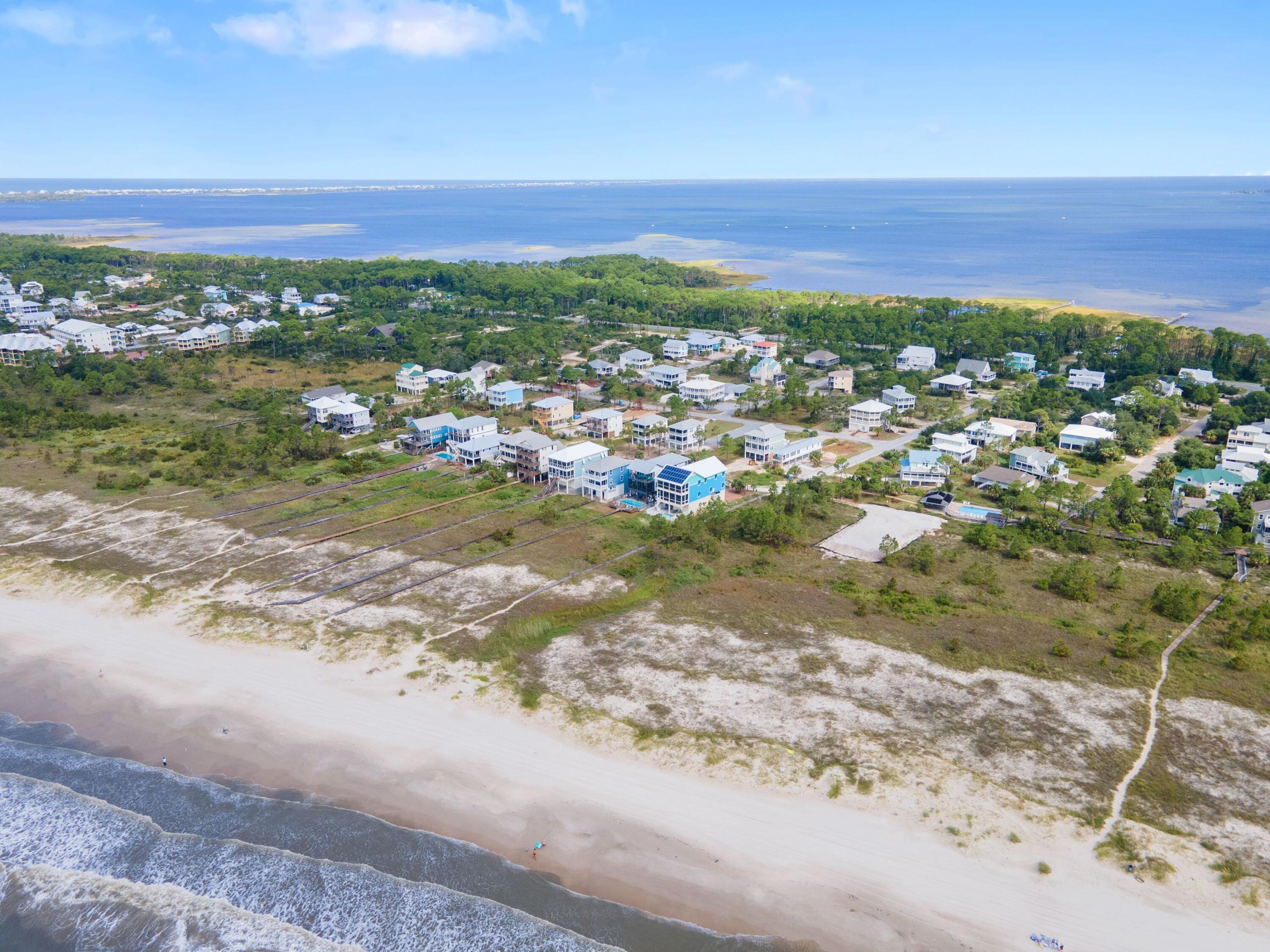 NO RECORDED SUBDIVISION - Land