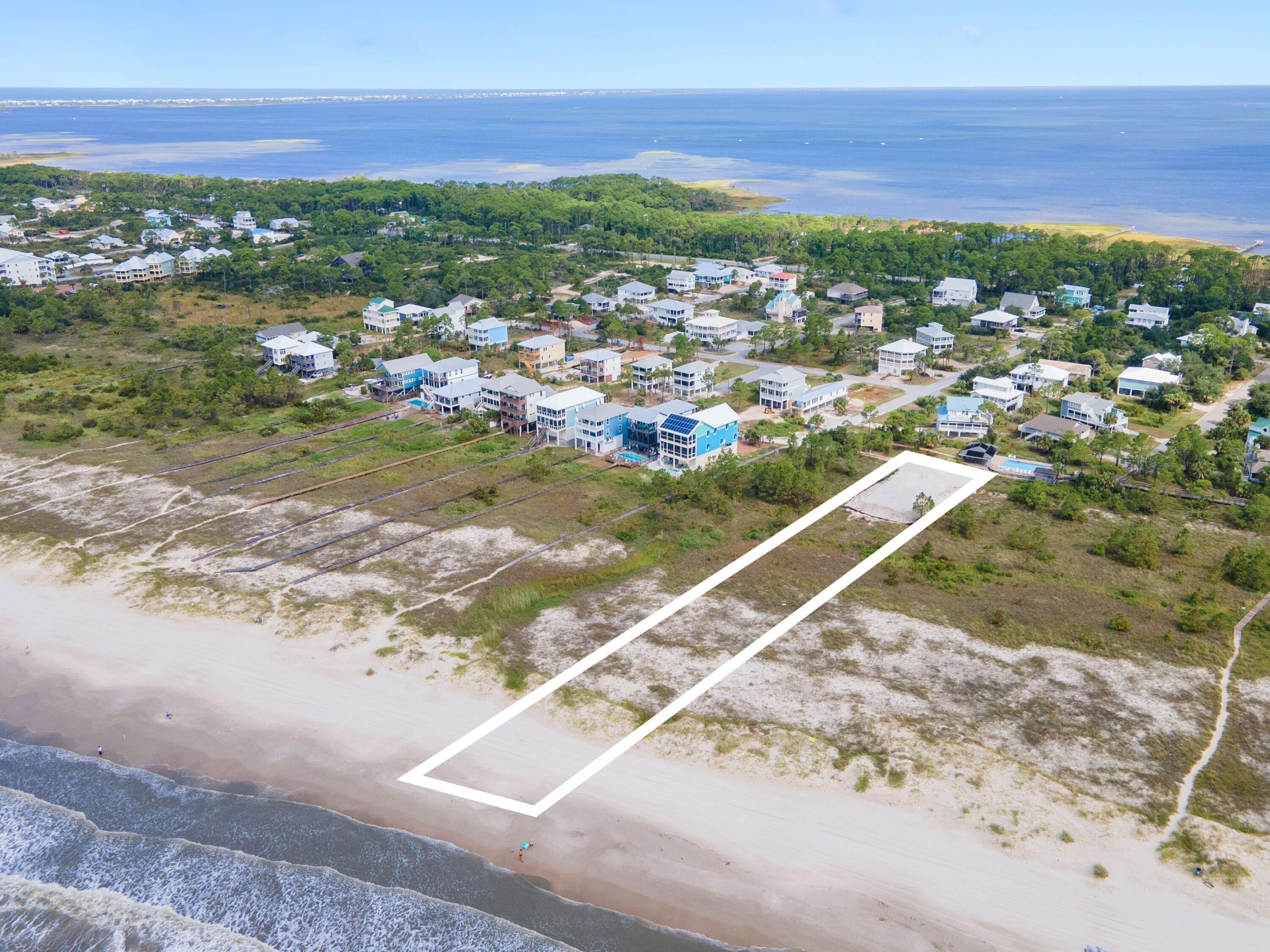 NO RECORDED SUBDIVISION - Land