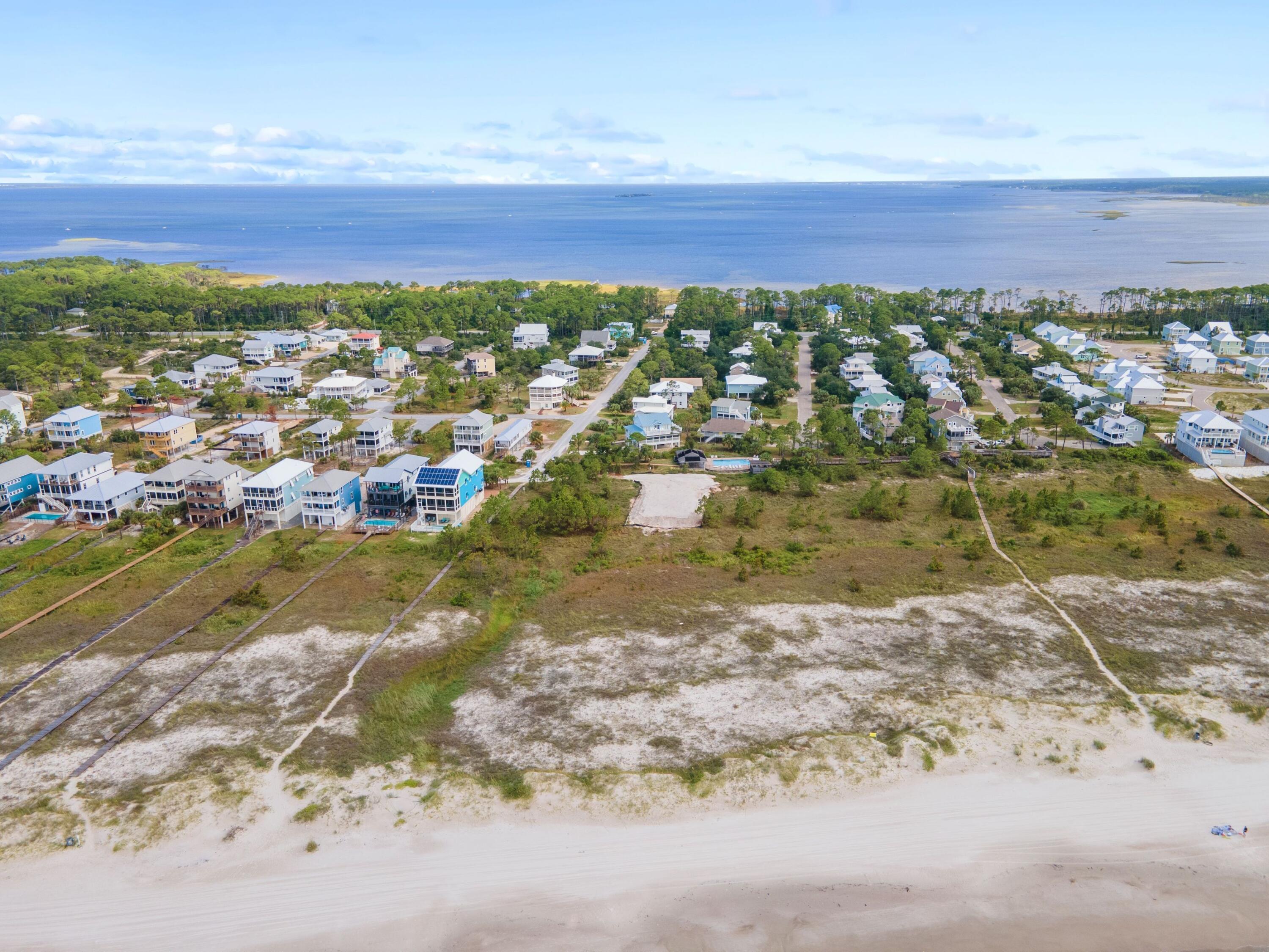 NO RECORDED SUBDIVISION - Land