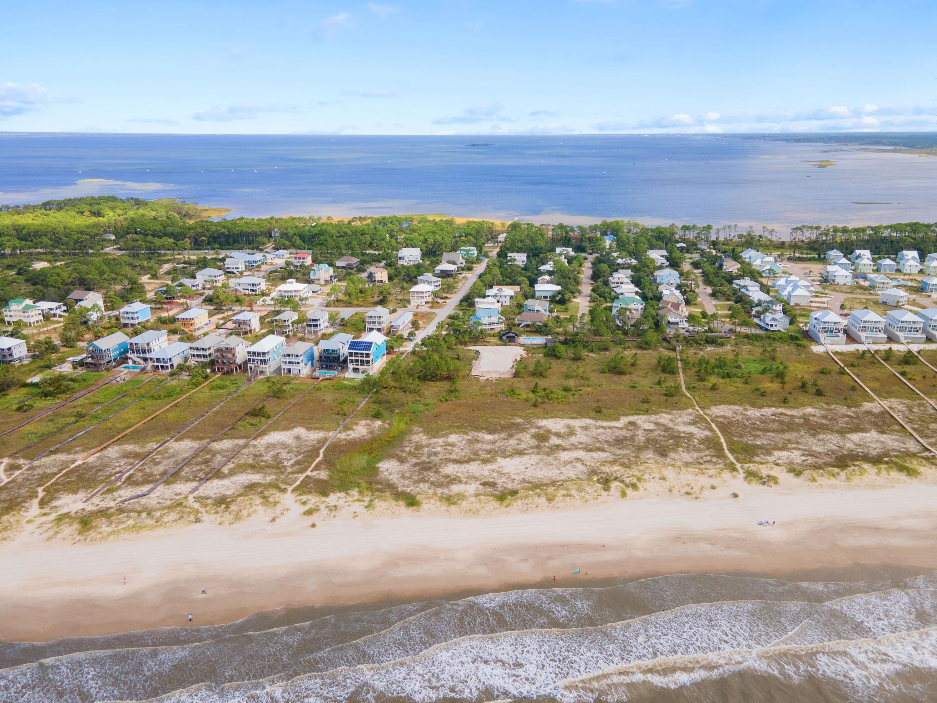 NO RECORDED SUBDIVISION - Land