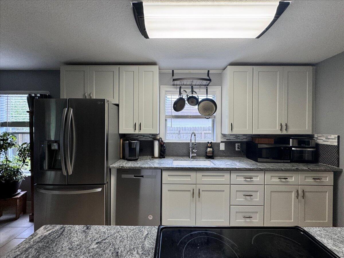 CARDINAL ESTATES - Residential