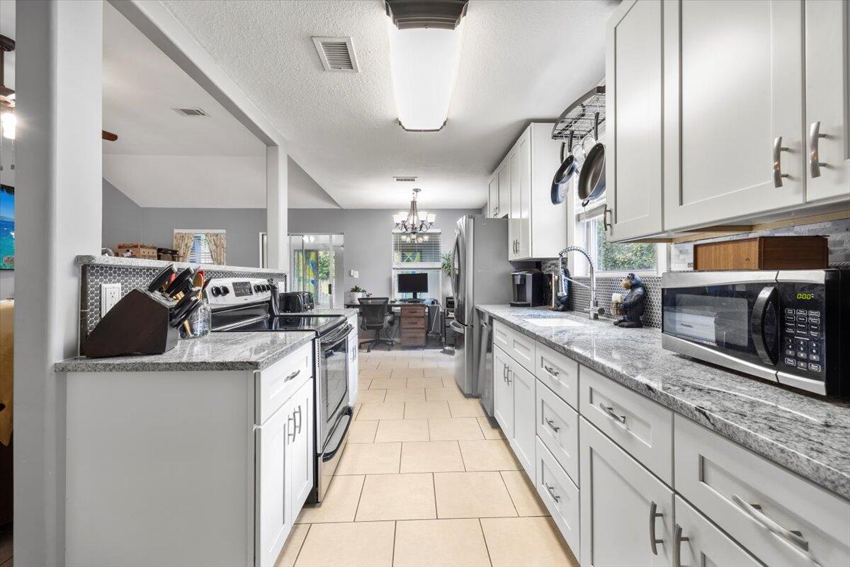 CARDINAL ESTATES - Residential