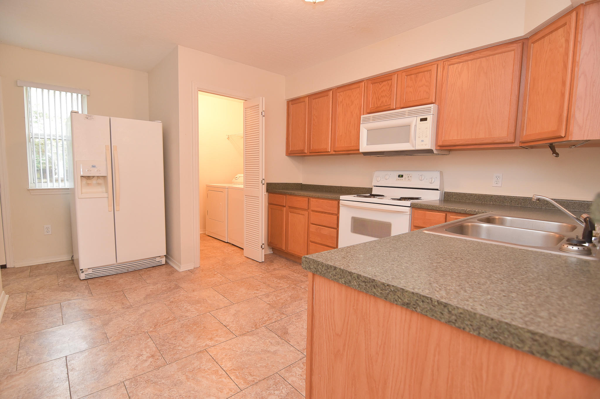 SHAY LIN TOWNHOMES - Residential