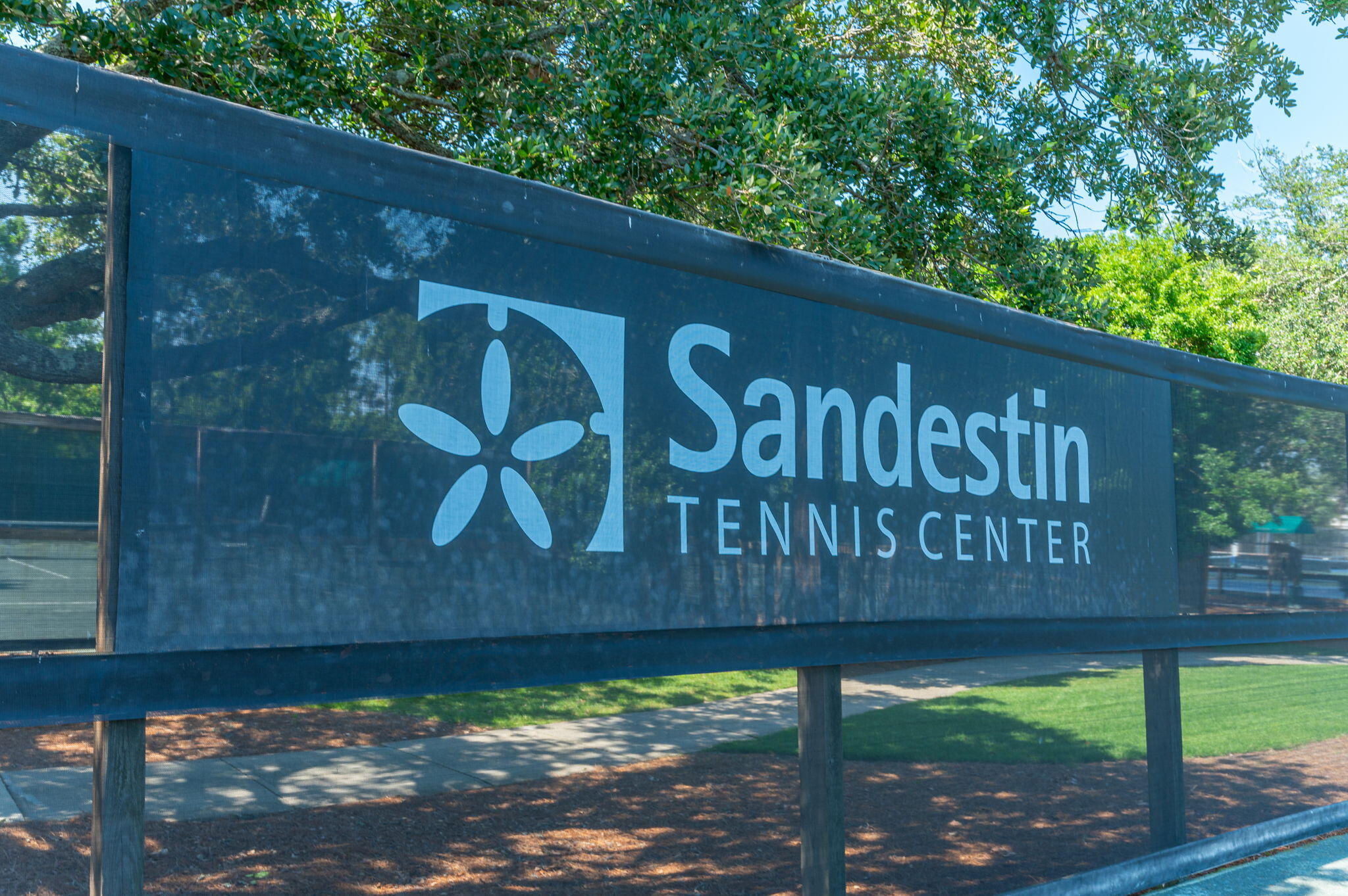 BUNGALOS AT SANDESTIN - Residential