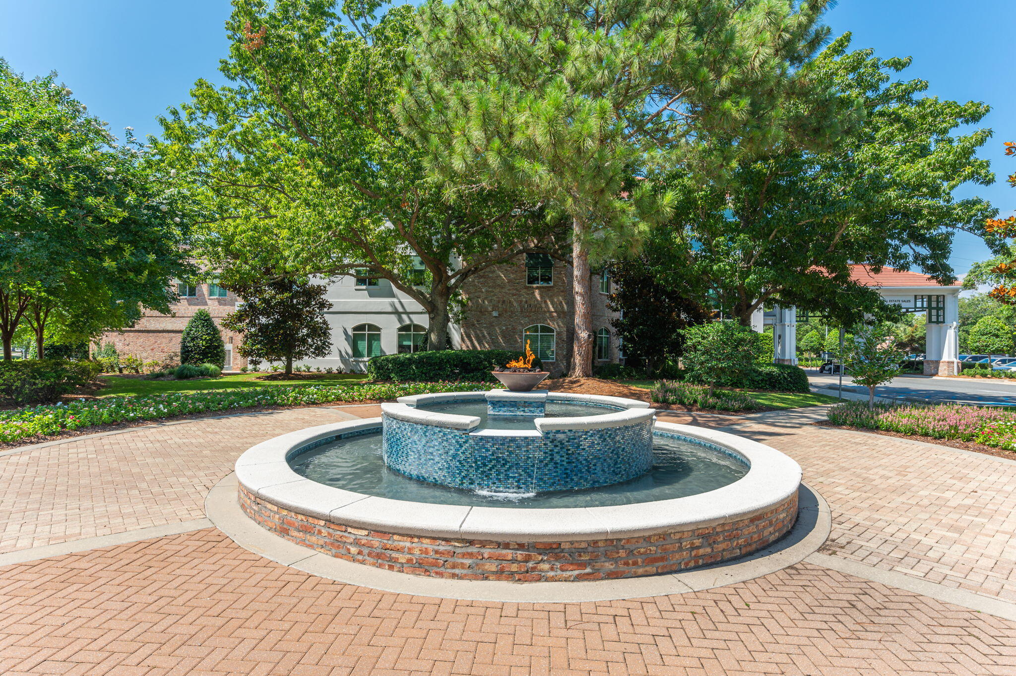 BUNGALOS AT SANDESTIN - Residential