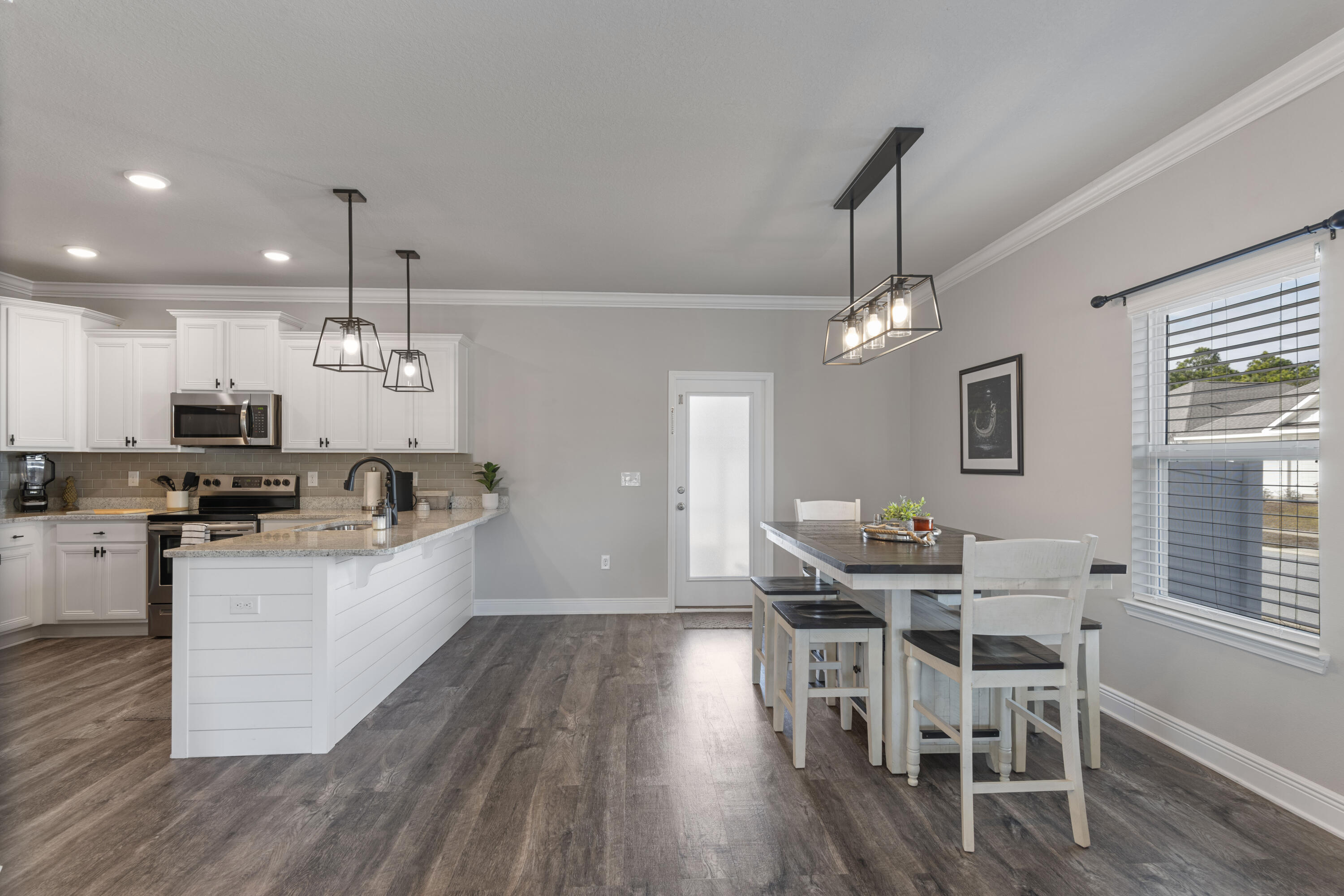 STONEGATE - Residential