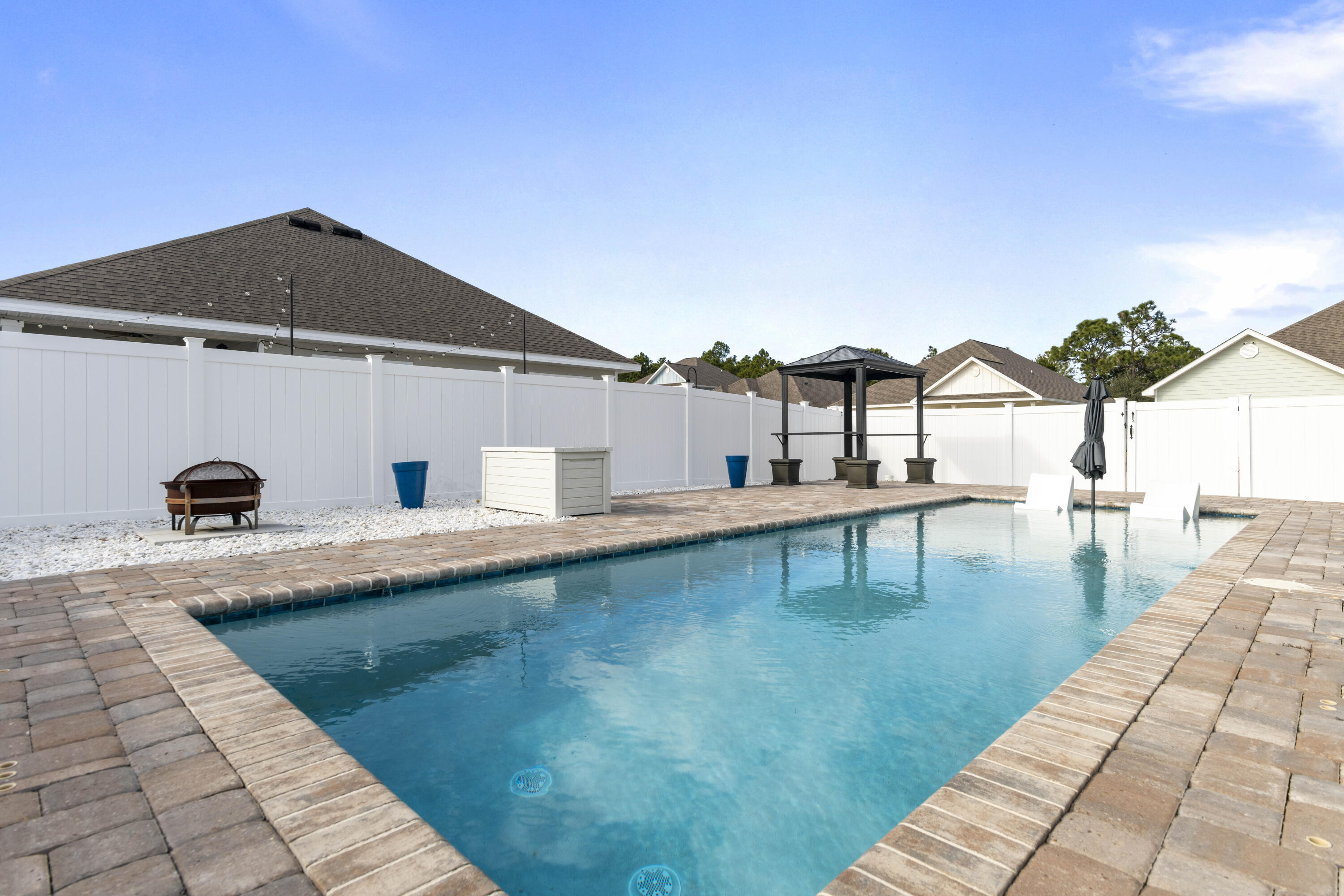 STONEGATE - Residential