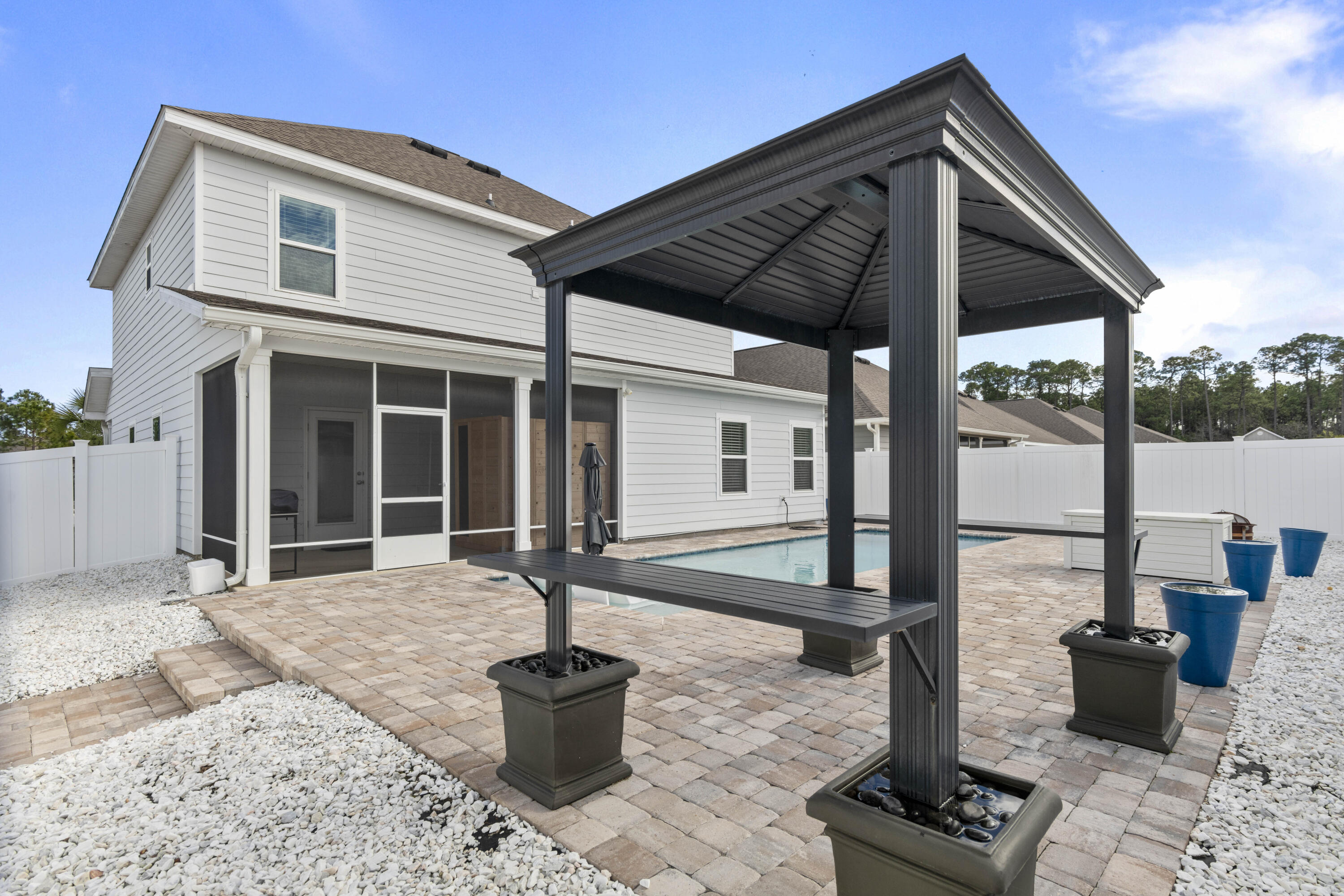 STONEGATE - Residential