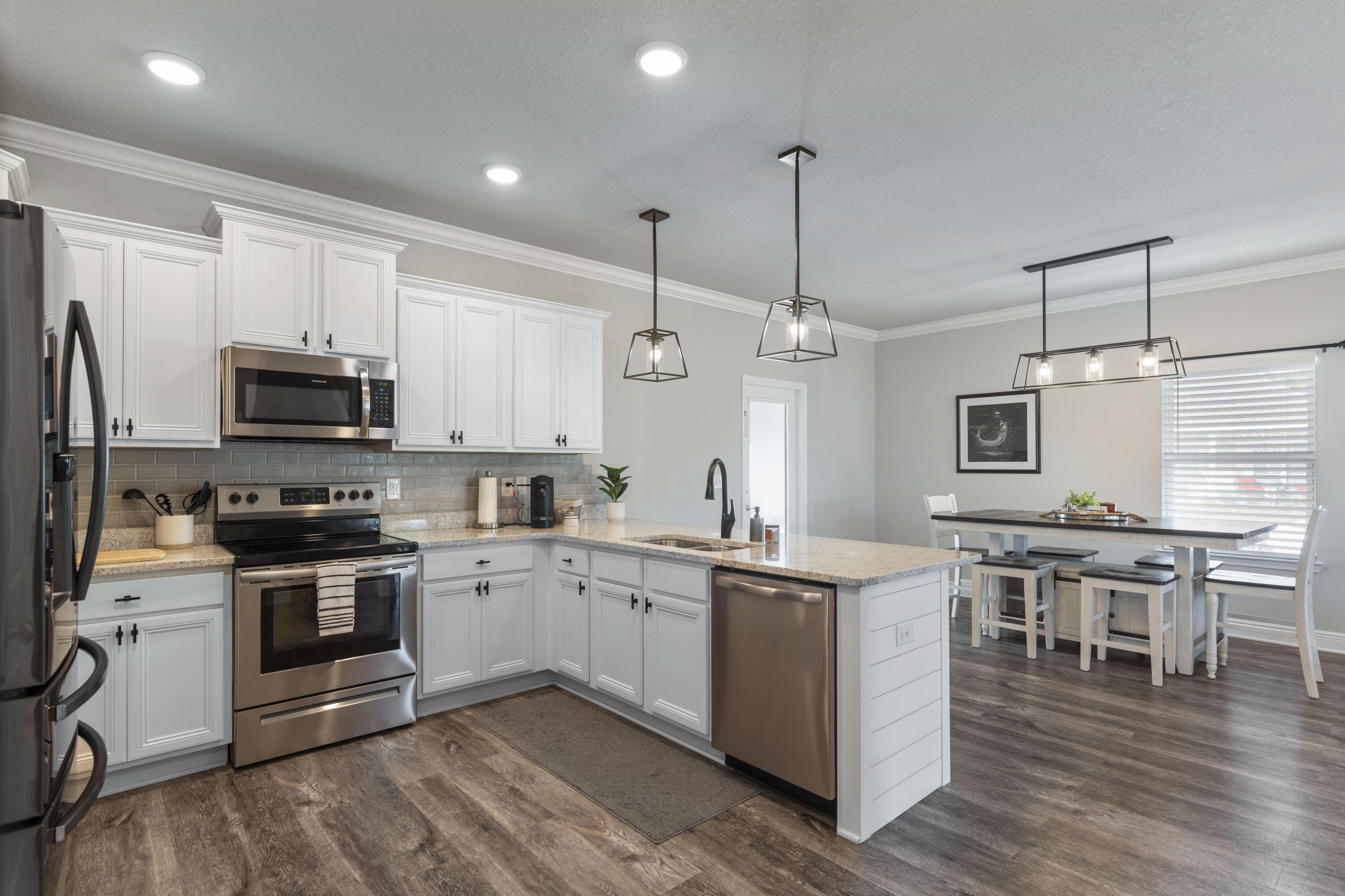 STONEGATE - Residential