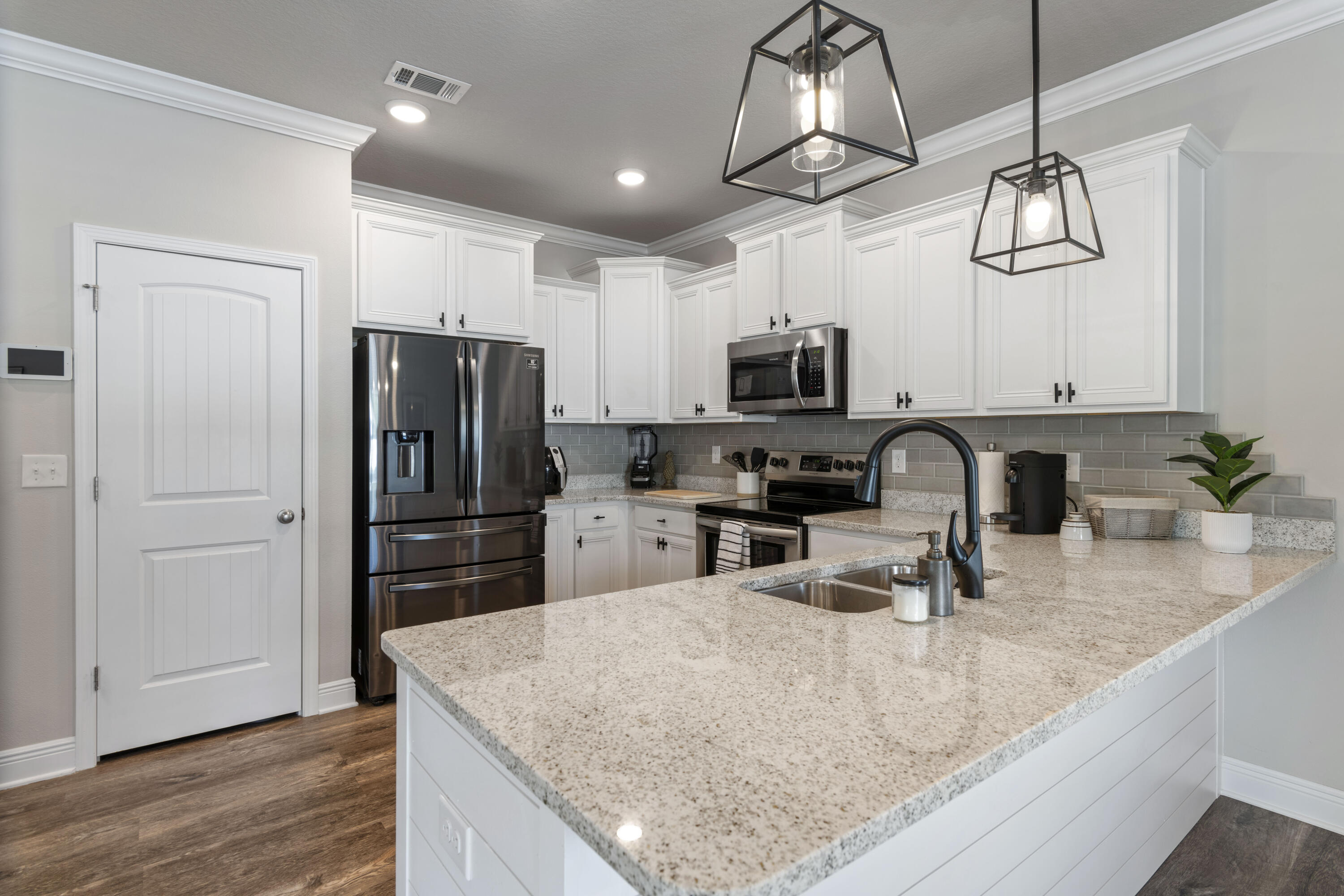 STONEGATE - Residential