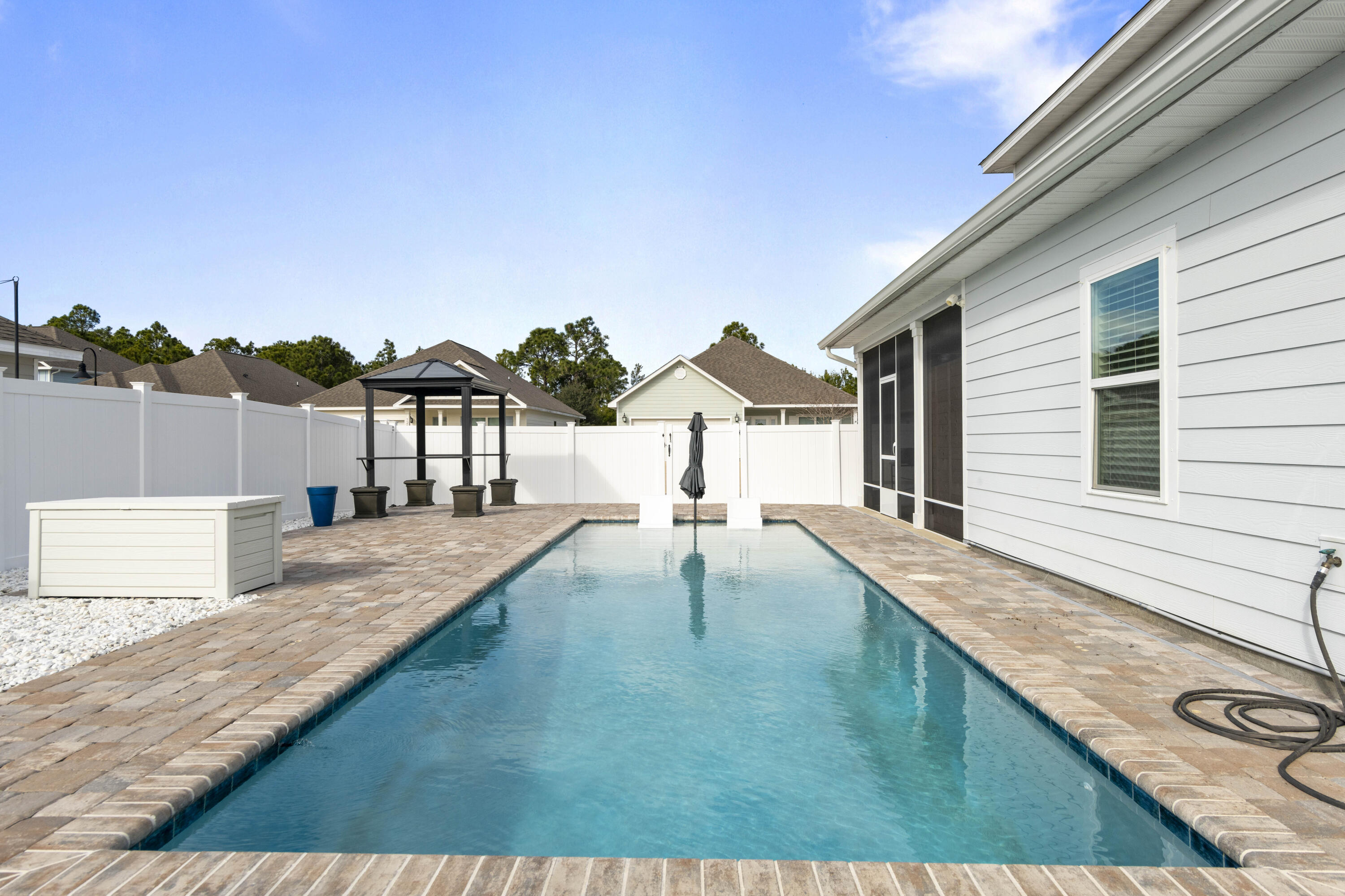 STONEGATE - Residential