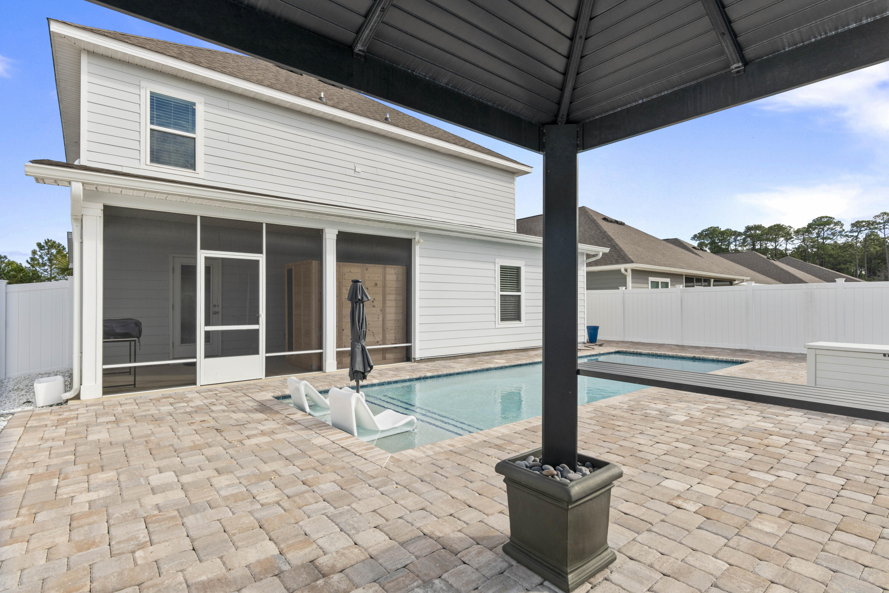 STONEGATE - Residential