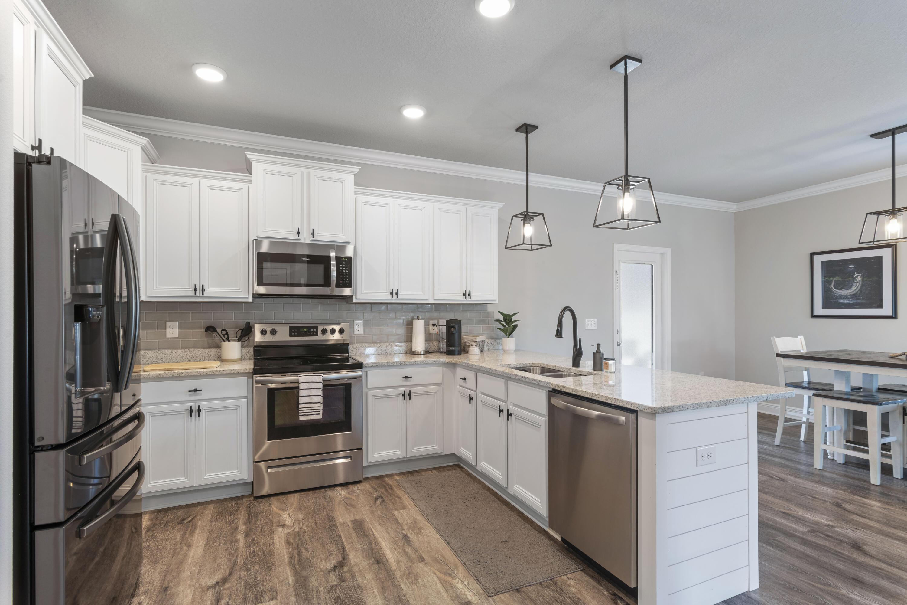 STONEGATE - Residential