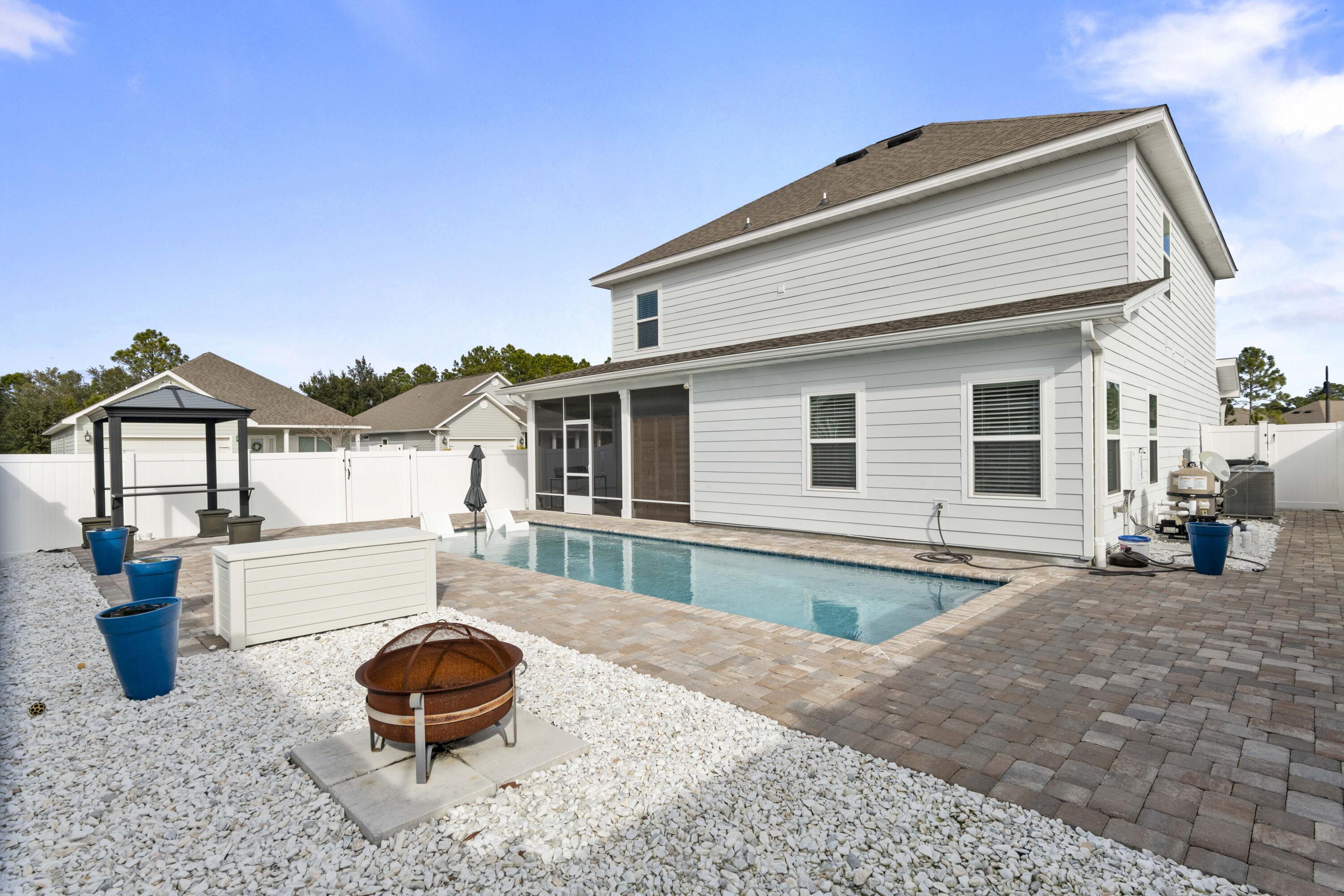 STONEGATE - Residential
