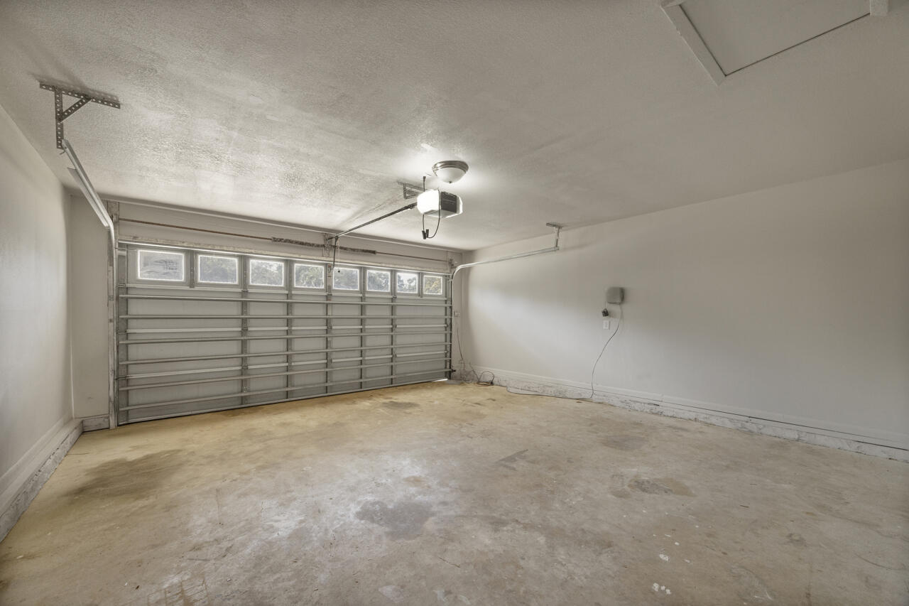 PINEWOOD ESTATES - Residential