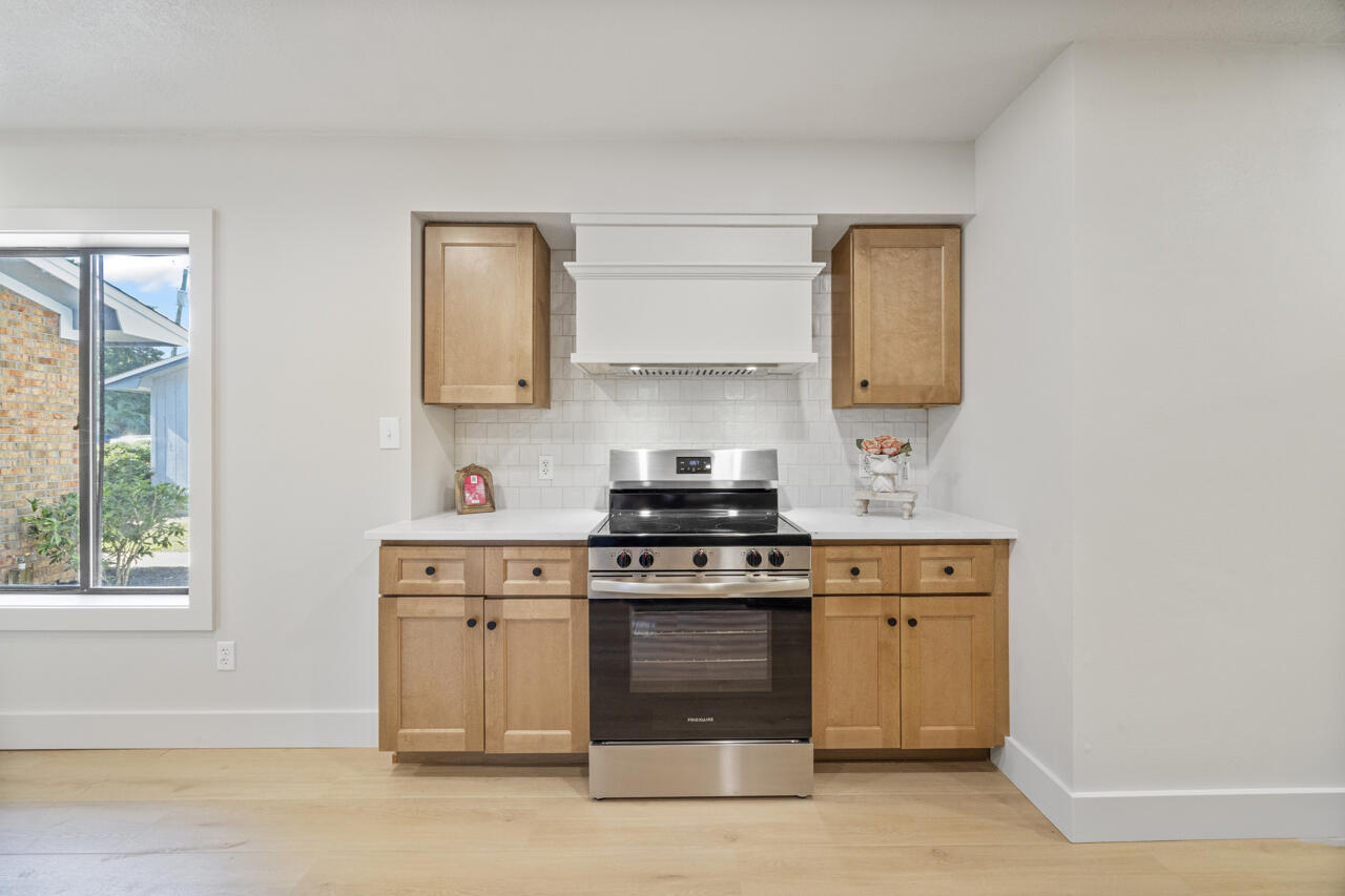 PINEWOOD ESTATES - Residential