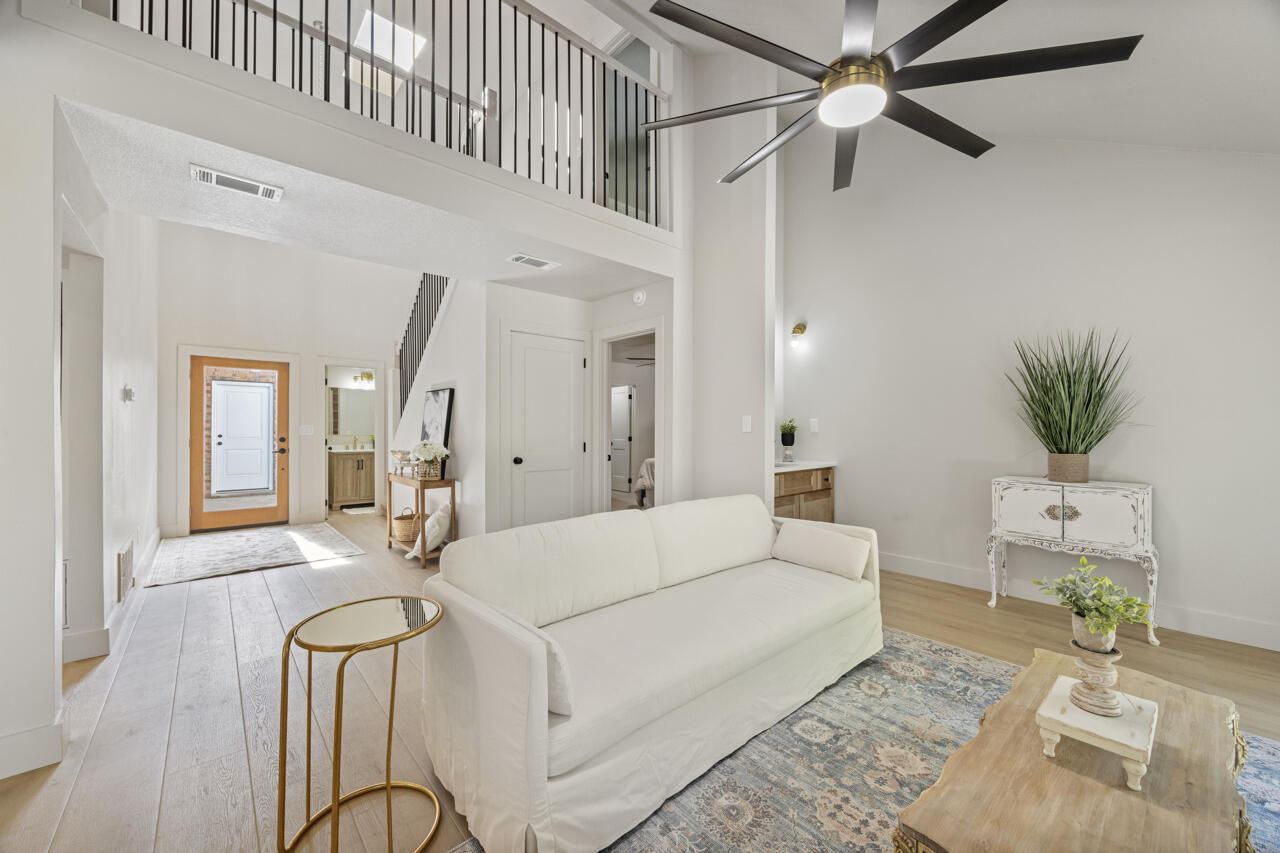 PINEWOOD ESTATES - Residential