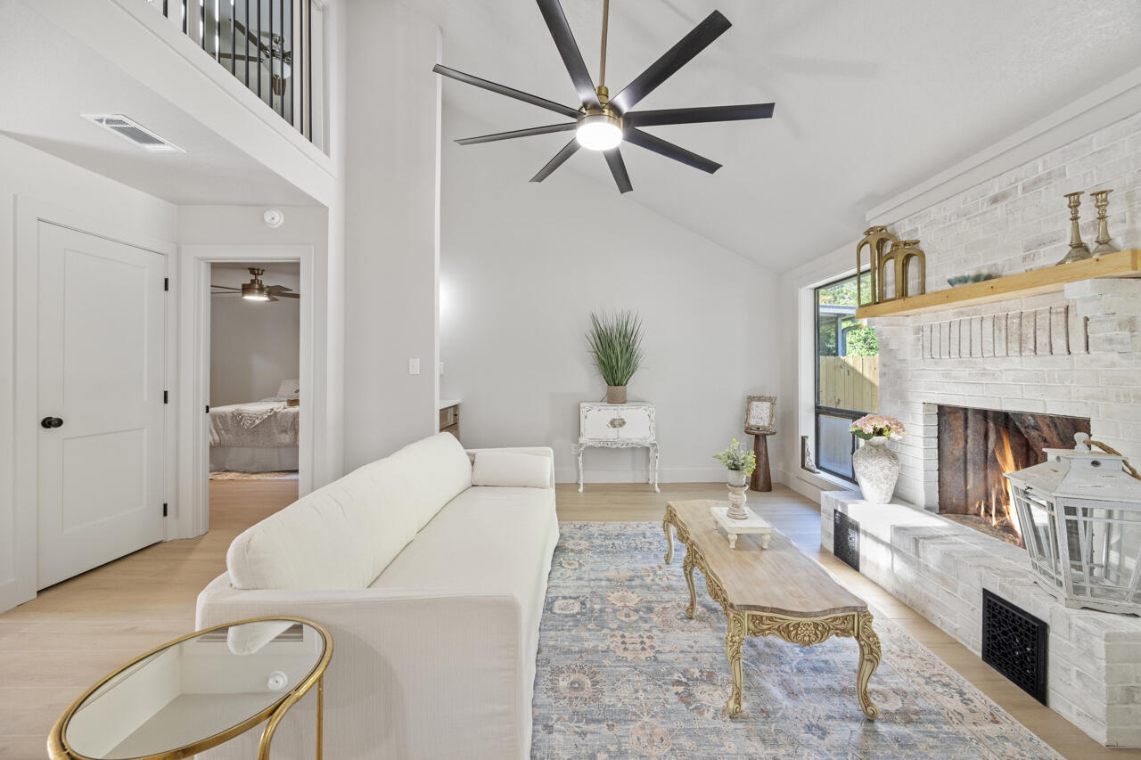 PINEWOOD ESTATES - Residential