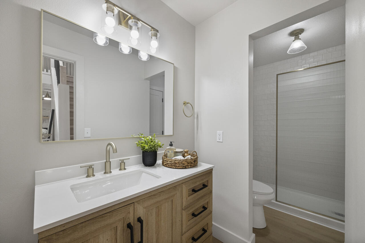 PINEWOOD ESTATES - Residential