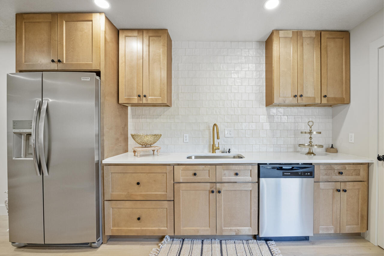 PINEWOOD ESTATES - Residential
