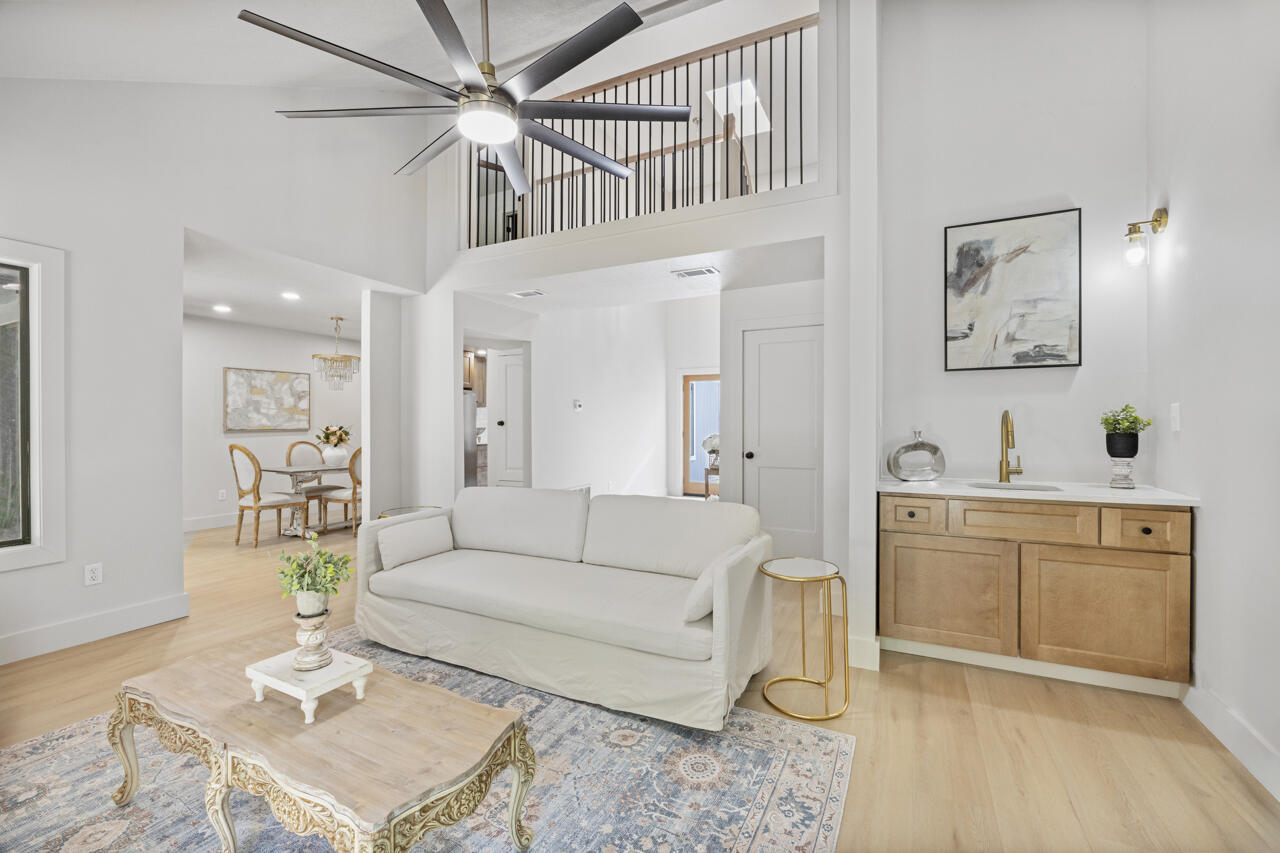 PINEWOOD ESTATES - Residential