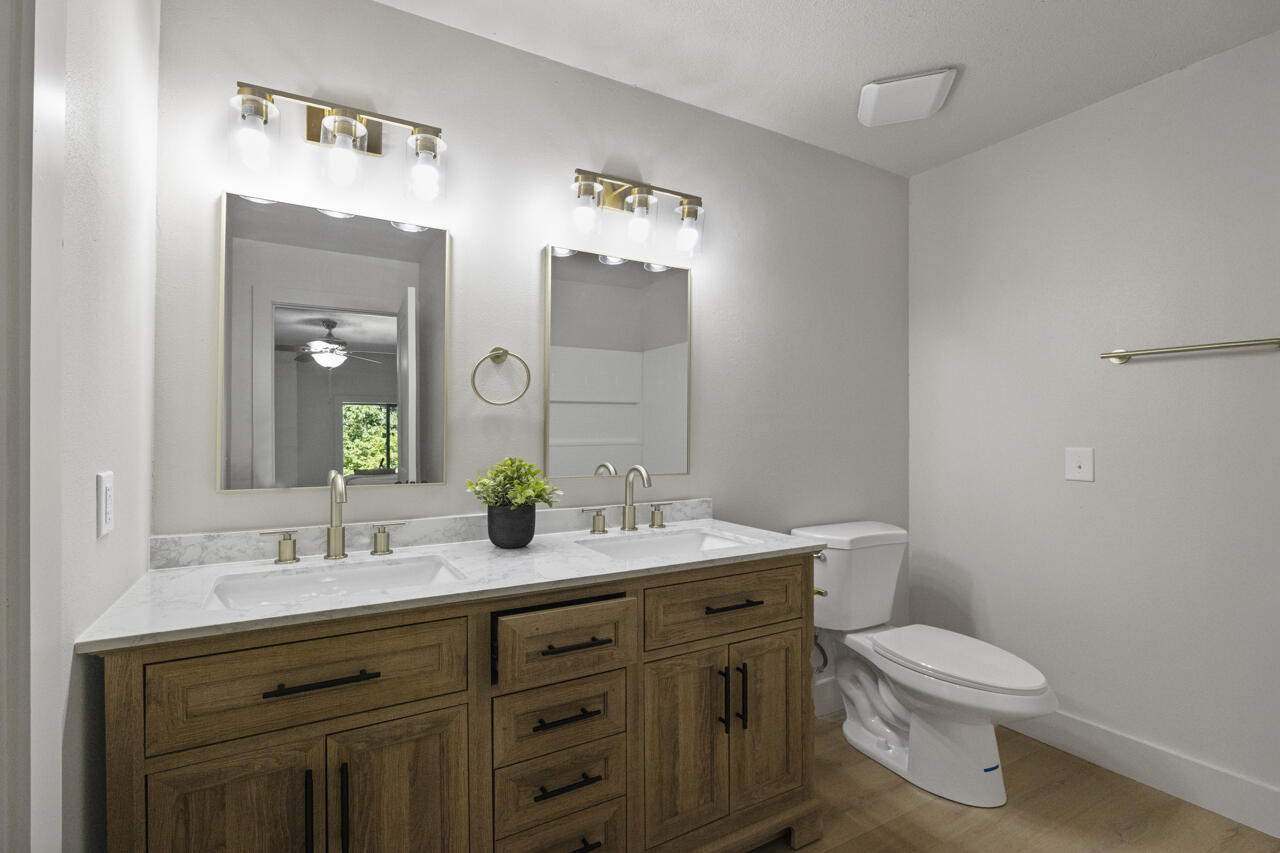 PINEWOOD ESTATES - Residential