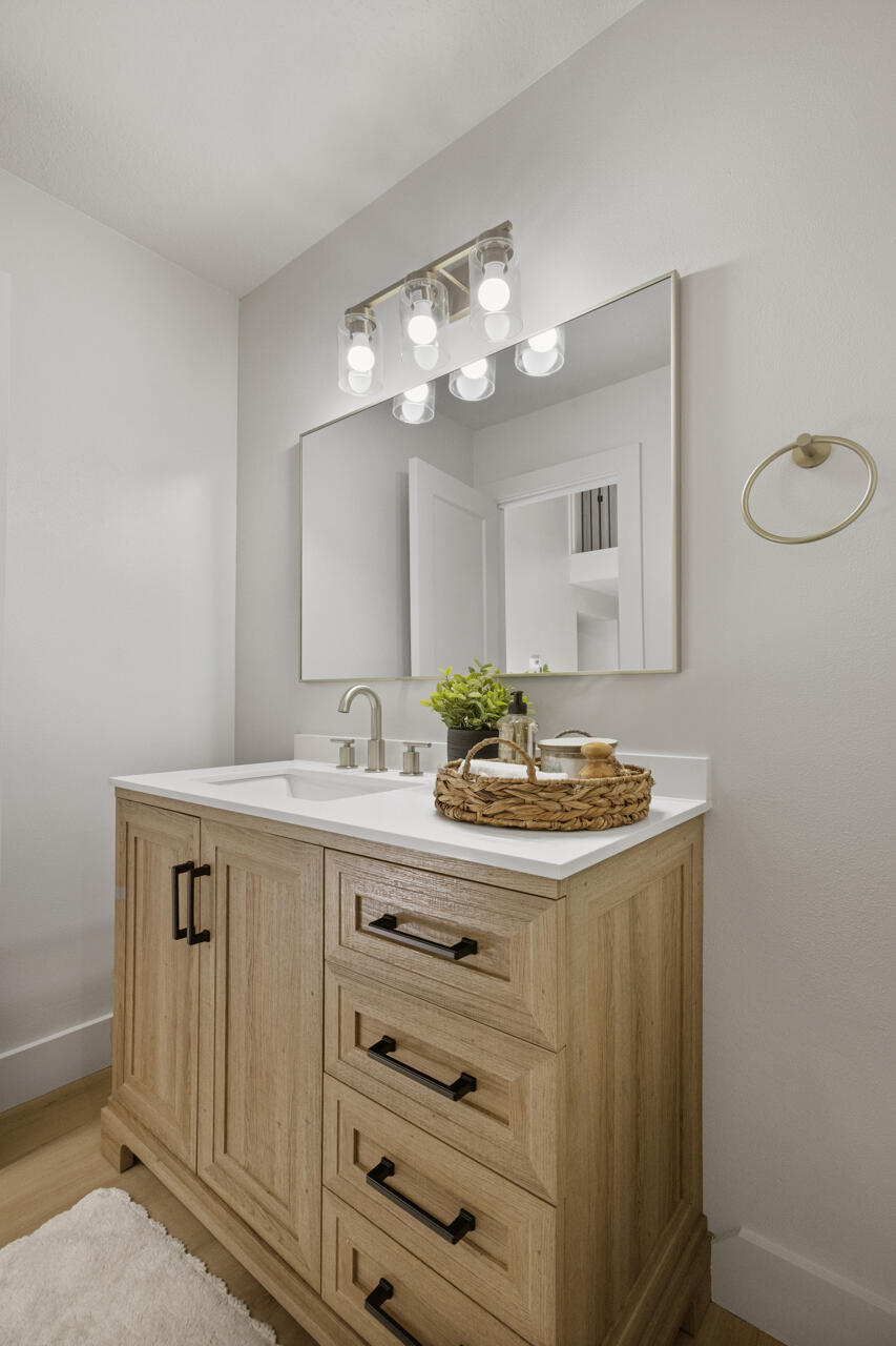 PINEWOOD ESTATES - Residential