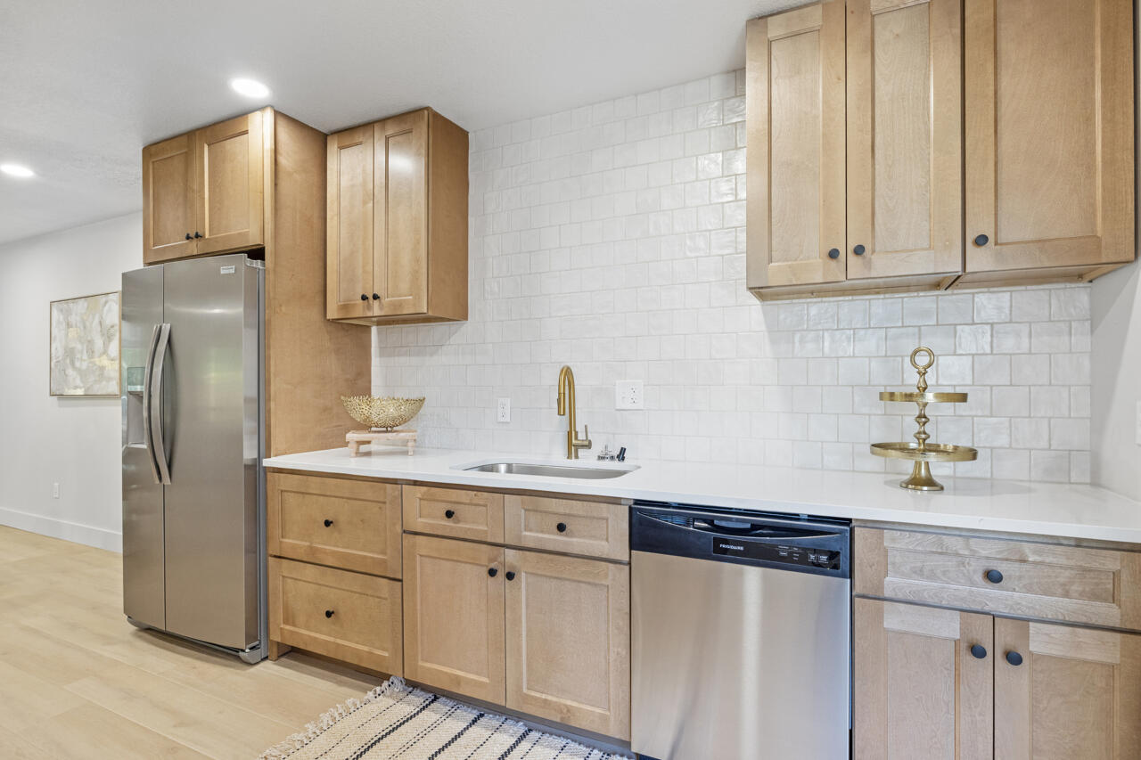 PINEWOOD ESTATES - Residential