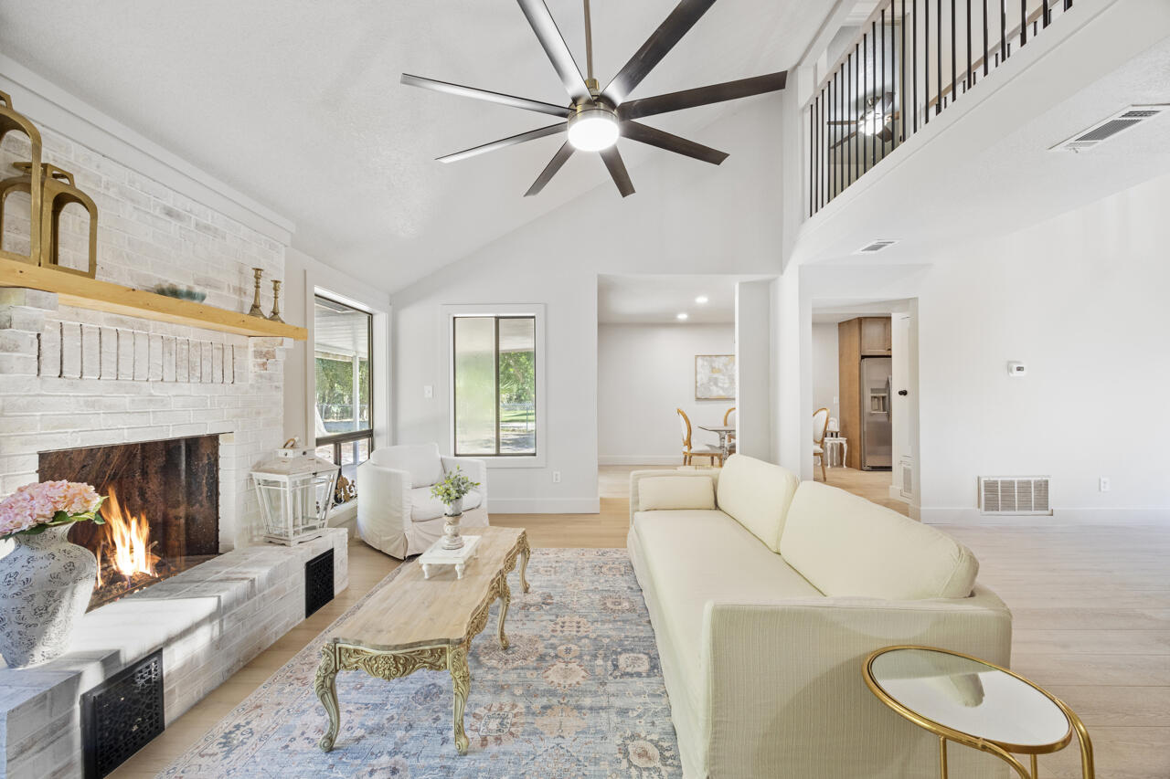 PINEWOOD ESTATES - Residential