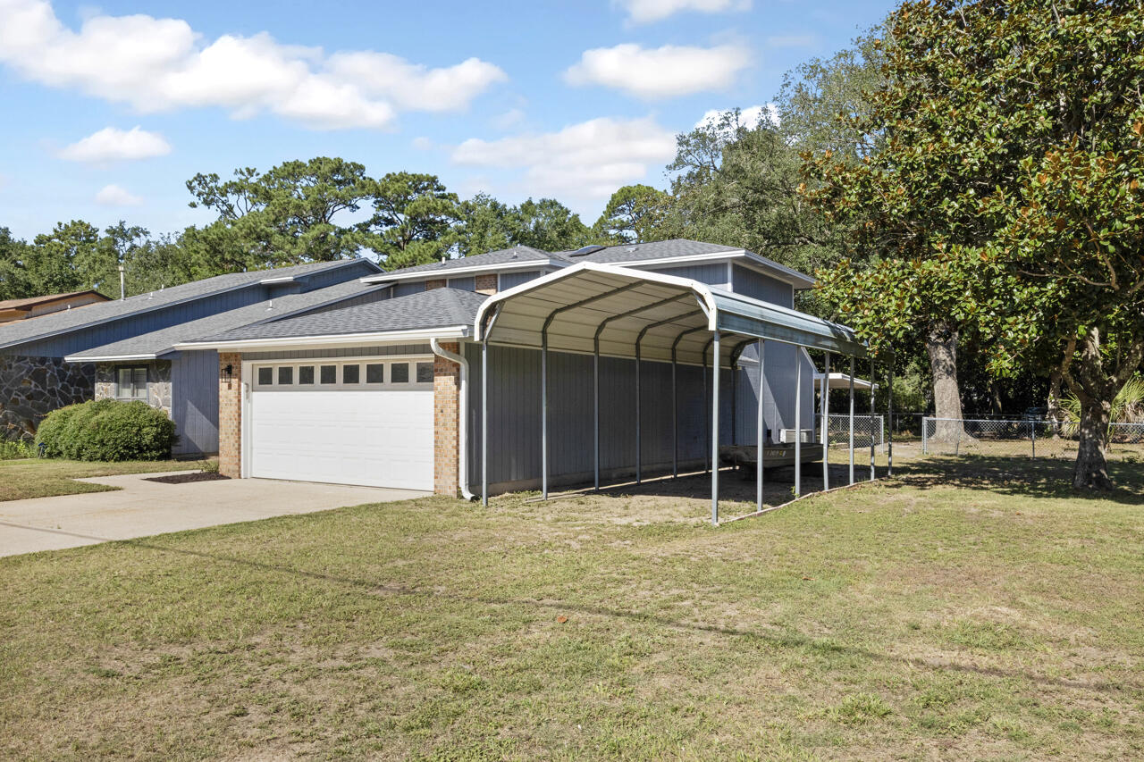PINEWOOD ESTATES - Residential