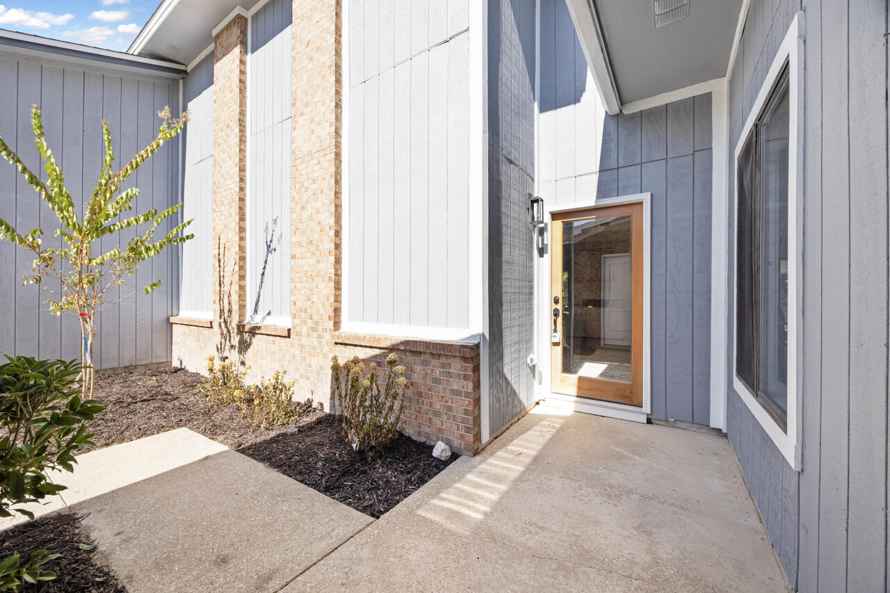 PINEWOOD ESTATES - Residential