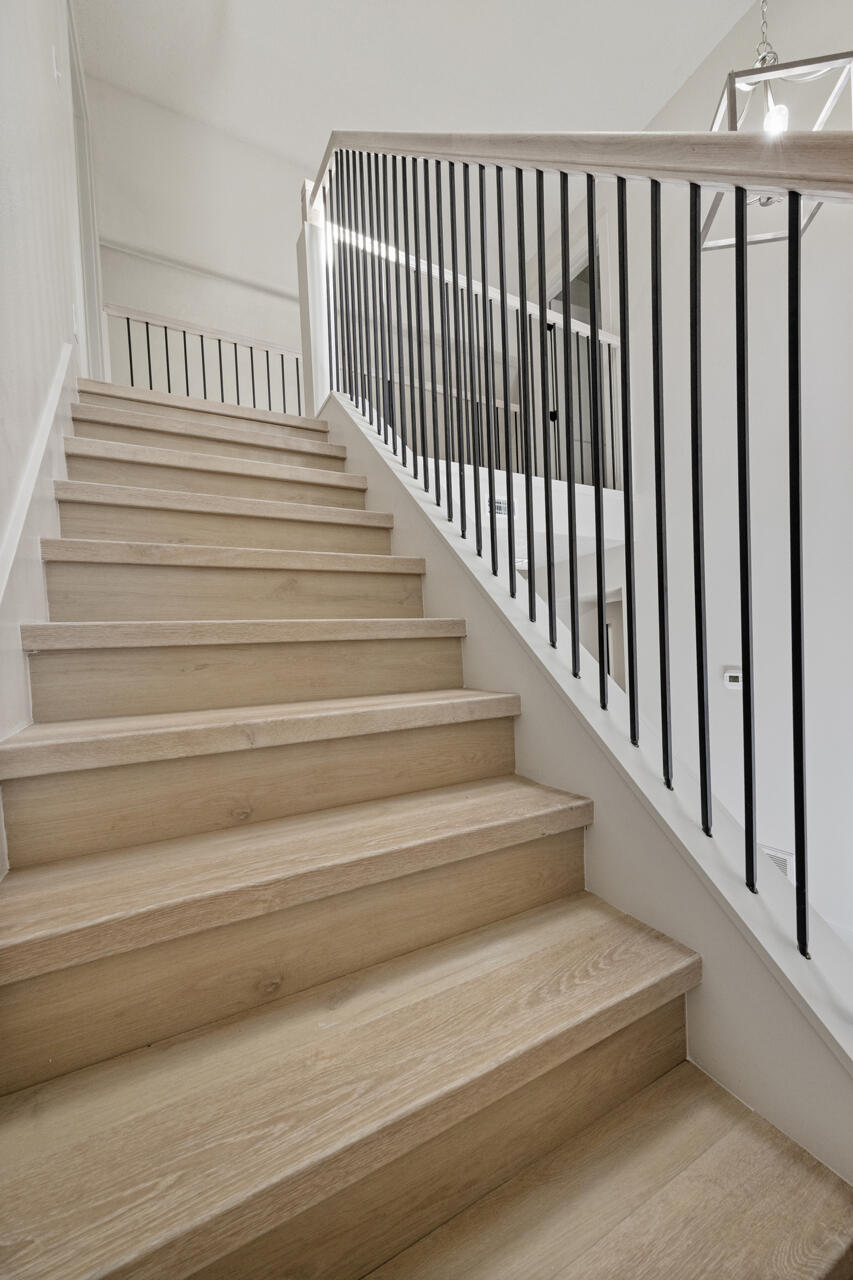 PINEWOOD ESTATES - Residential