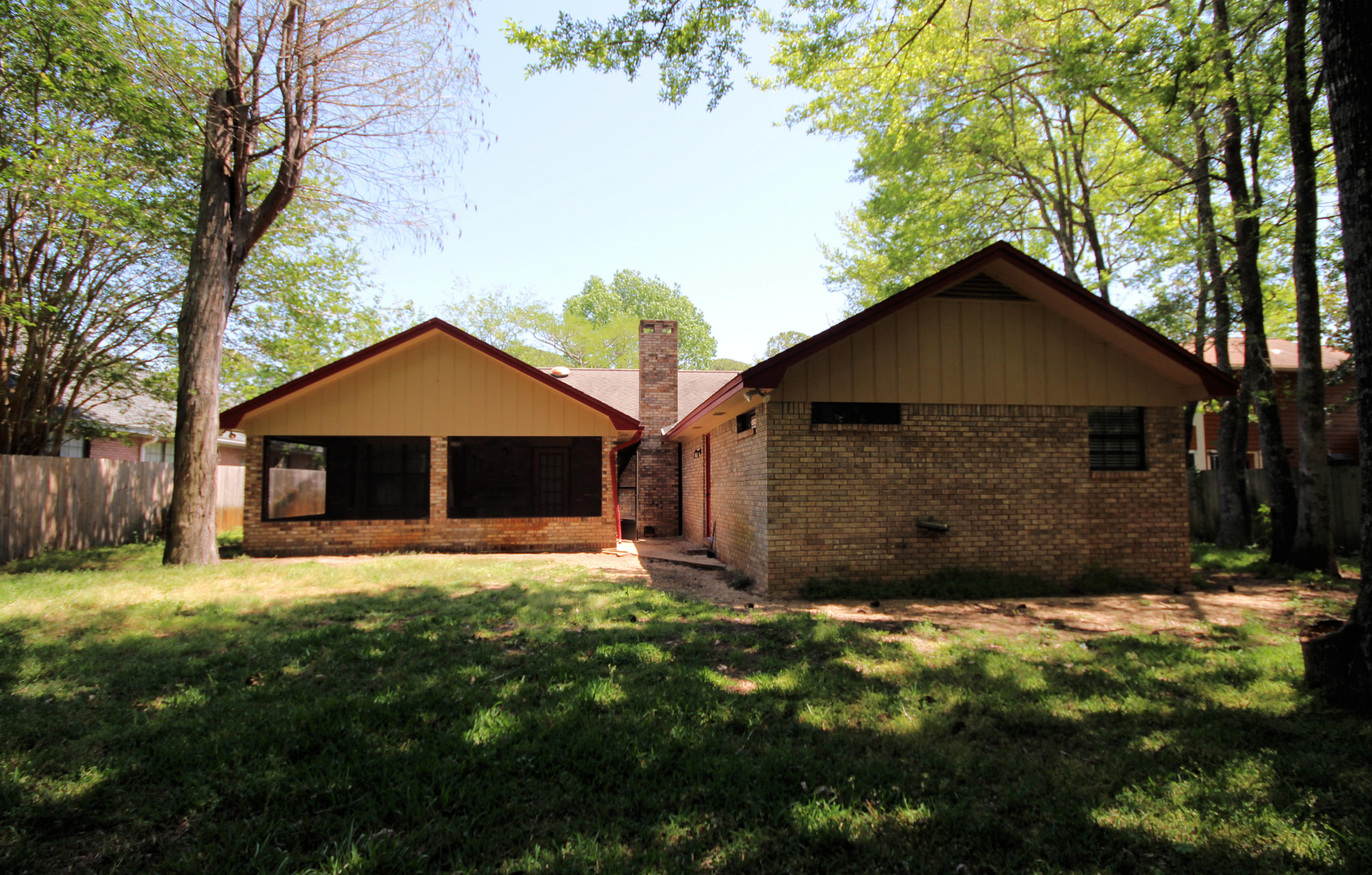 MARY ESTHER MANOR - Residential