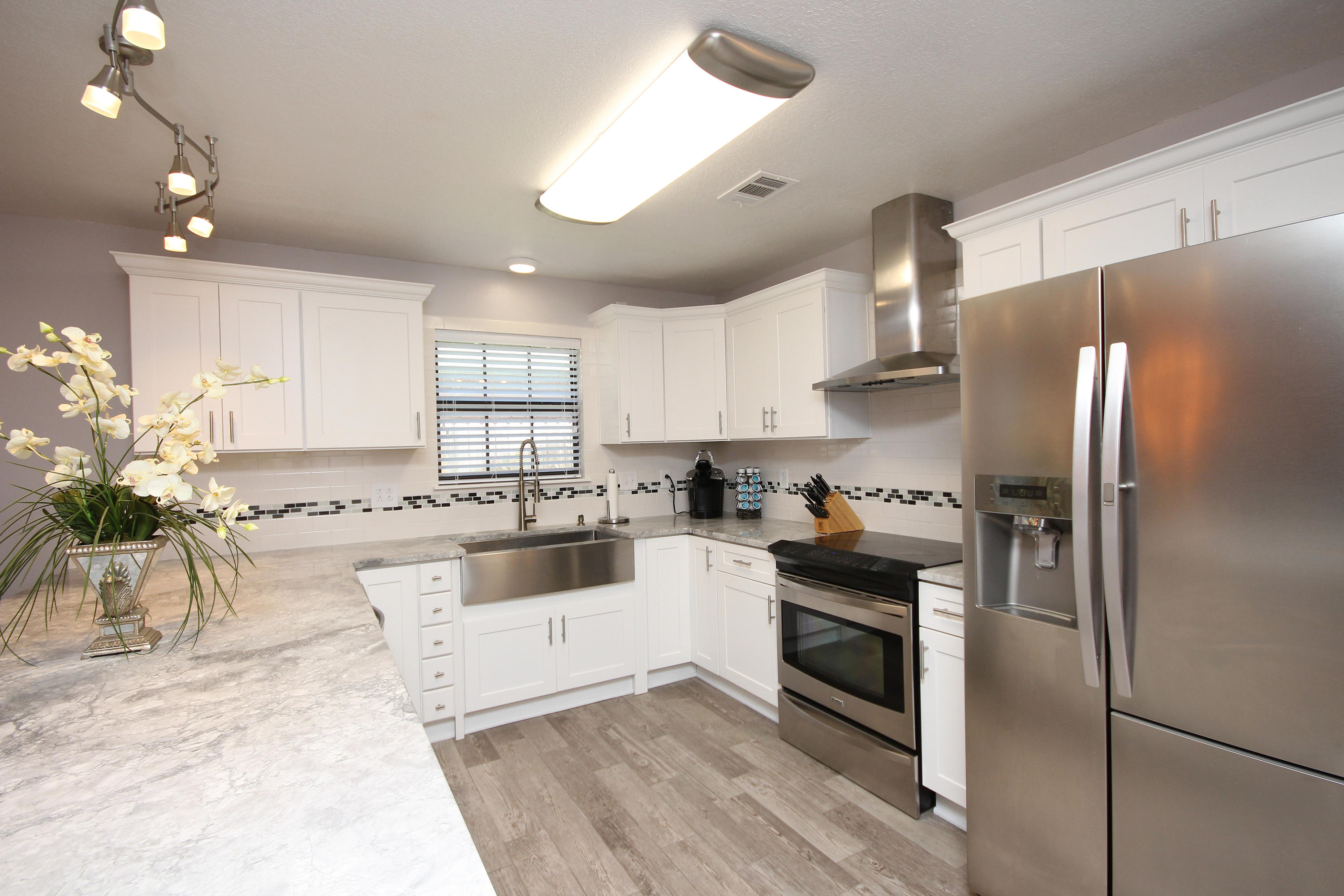 MARY ESTHER MANOR - Residential